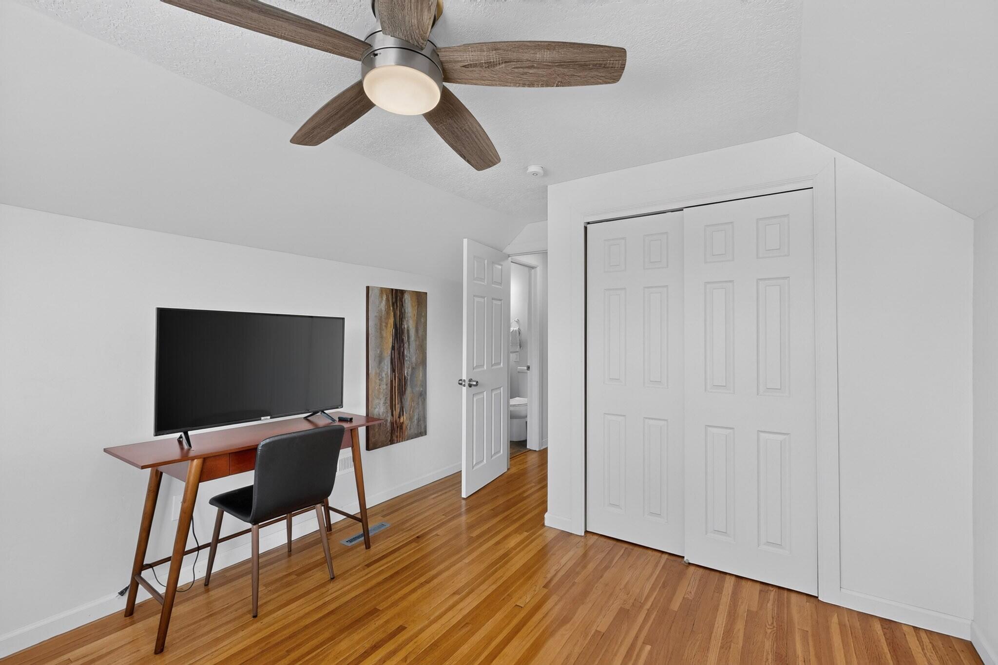 Photo 14 — 1816 Stanford Drive SE
