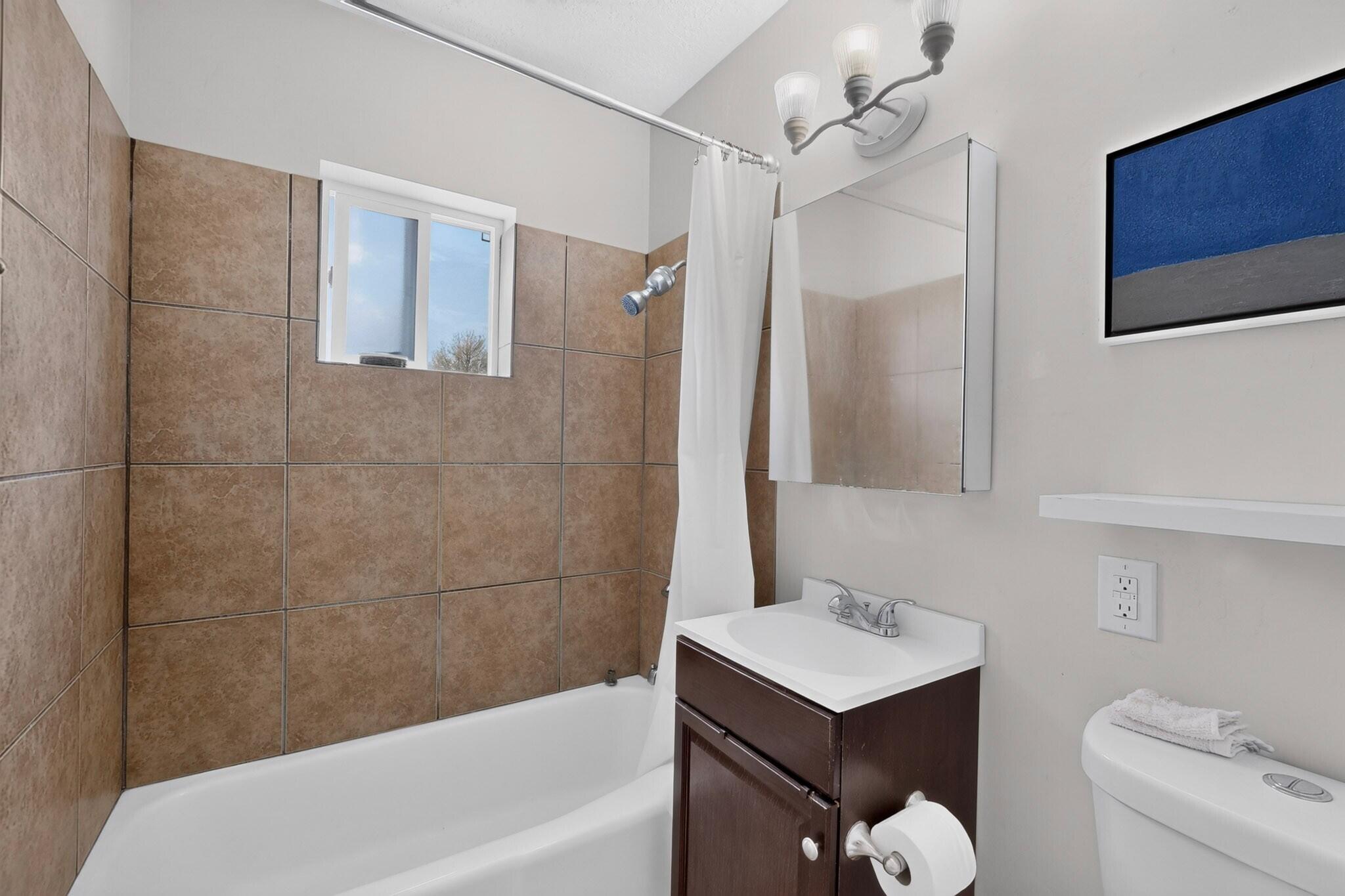 Photo 5 — 1816 Stanford Drive SE