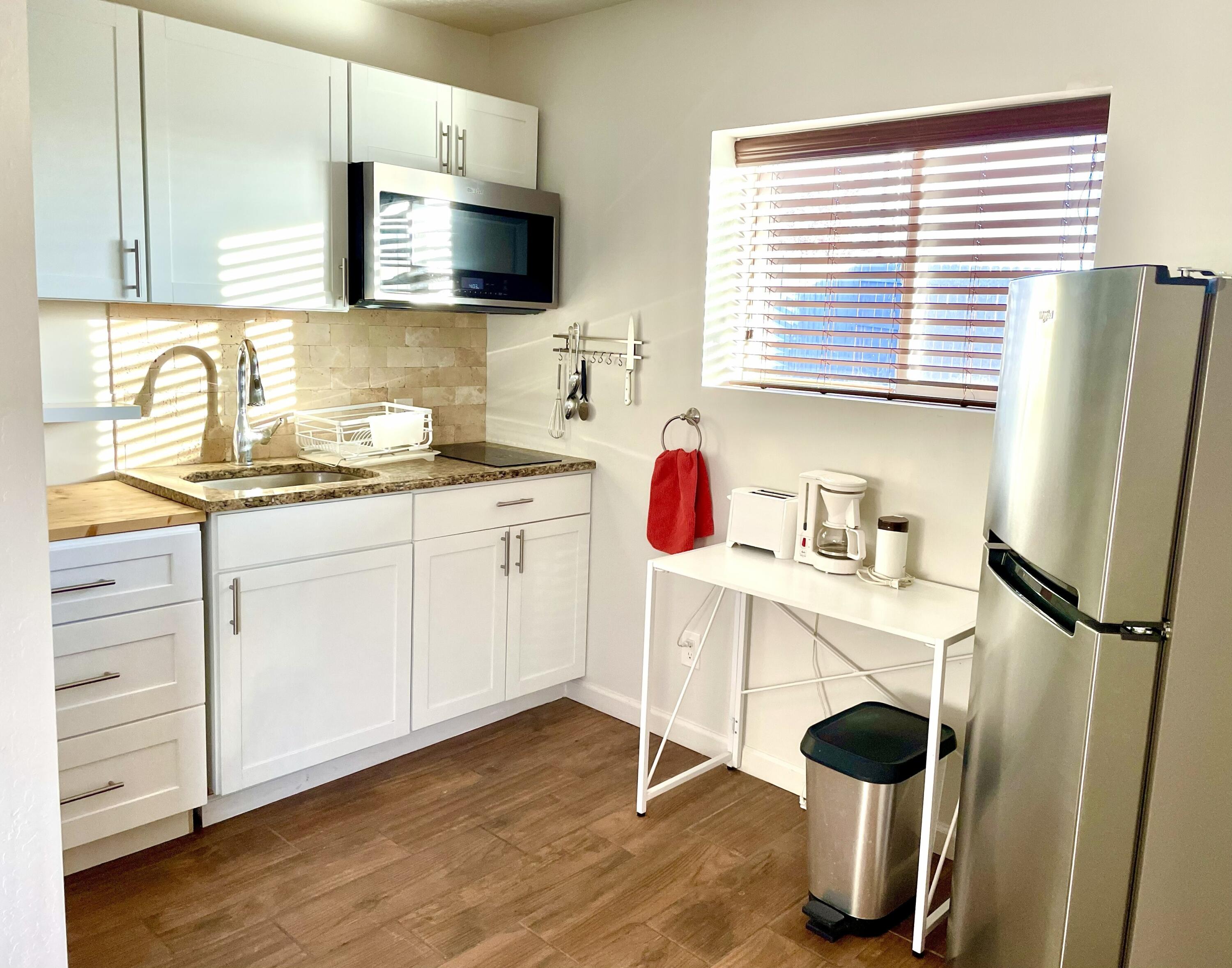 Photo 4 — 1816 Stanford Drive SE