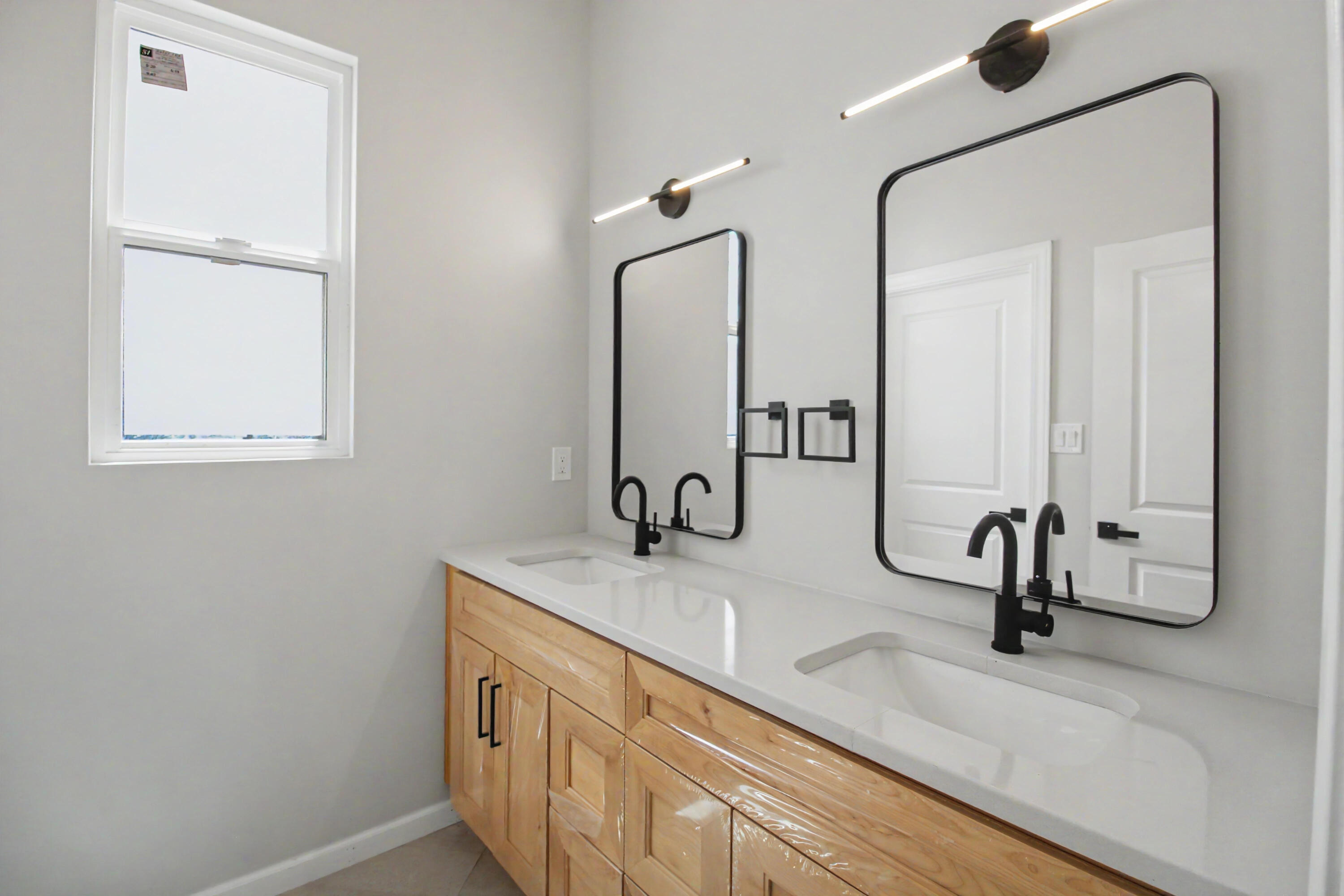 Photo 12 — 1321 Van Cleave Road NW