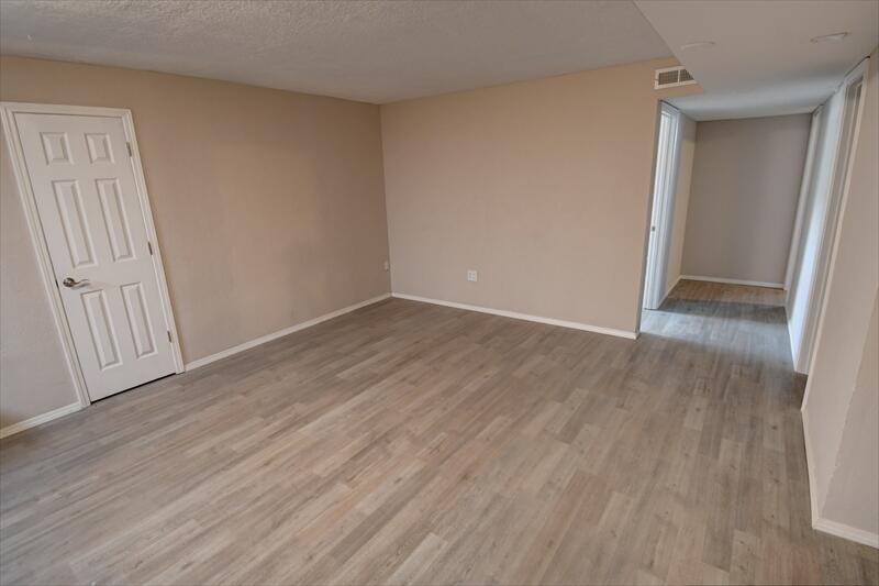 Photo 11 — 12452 Towner Avenue NE