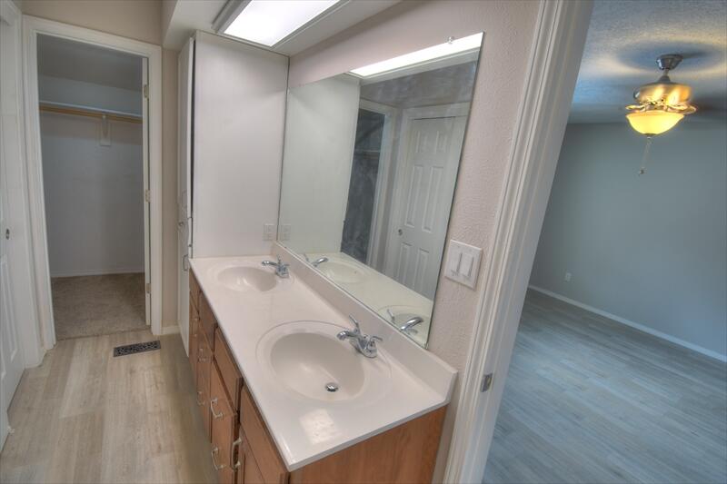 Photo 5 — 12452 Towner Avenue NE