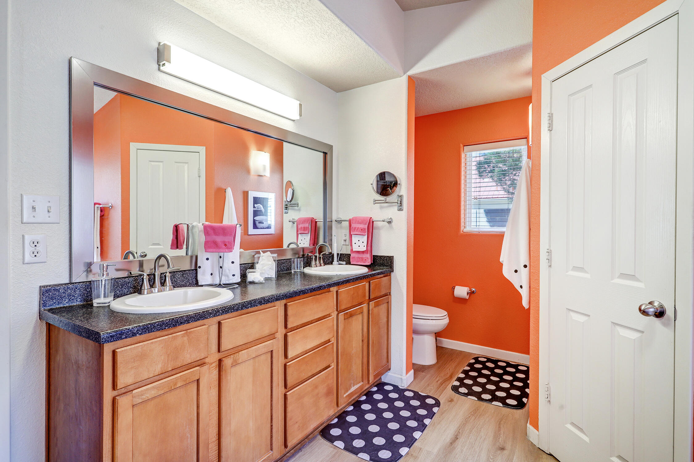Photo 15 — 556 Minturn Court NE