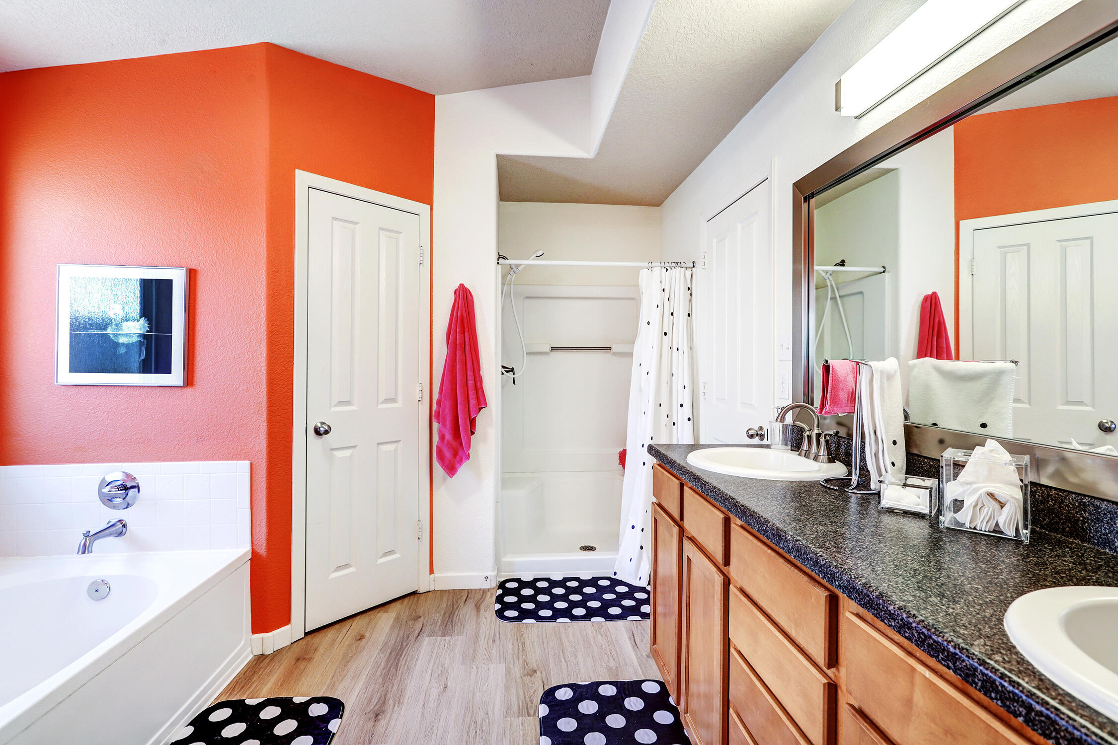 Photo 14 — 556 Minturn Court NE