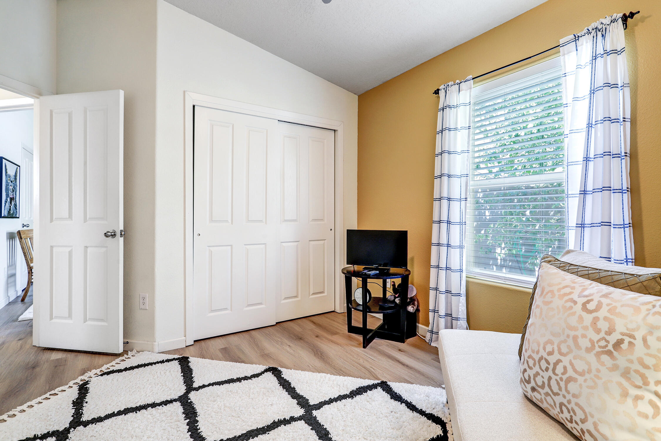 Photo 12 — 556 Minturn Court NE