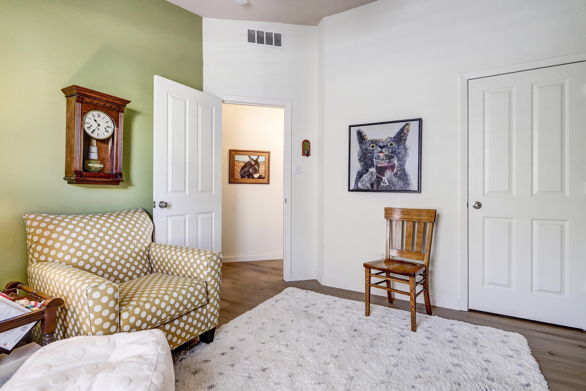 Photo 10 — 556 Minturn Court NE