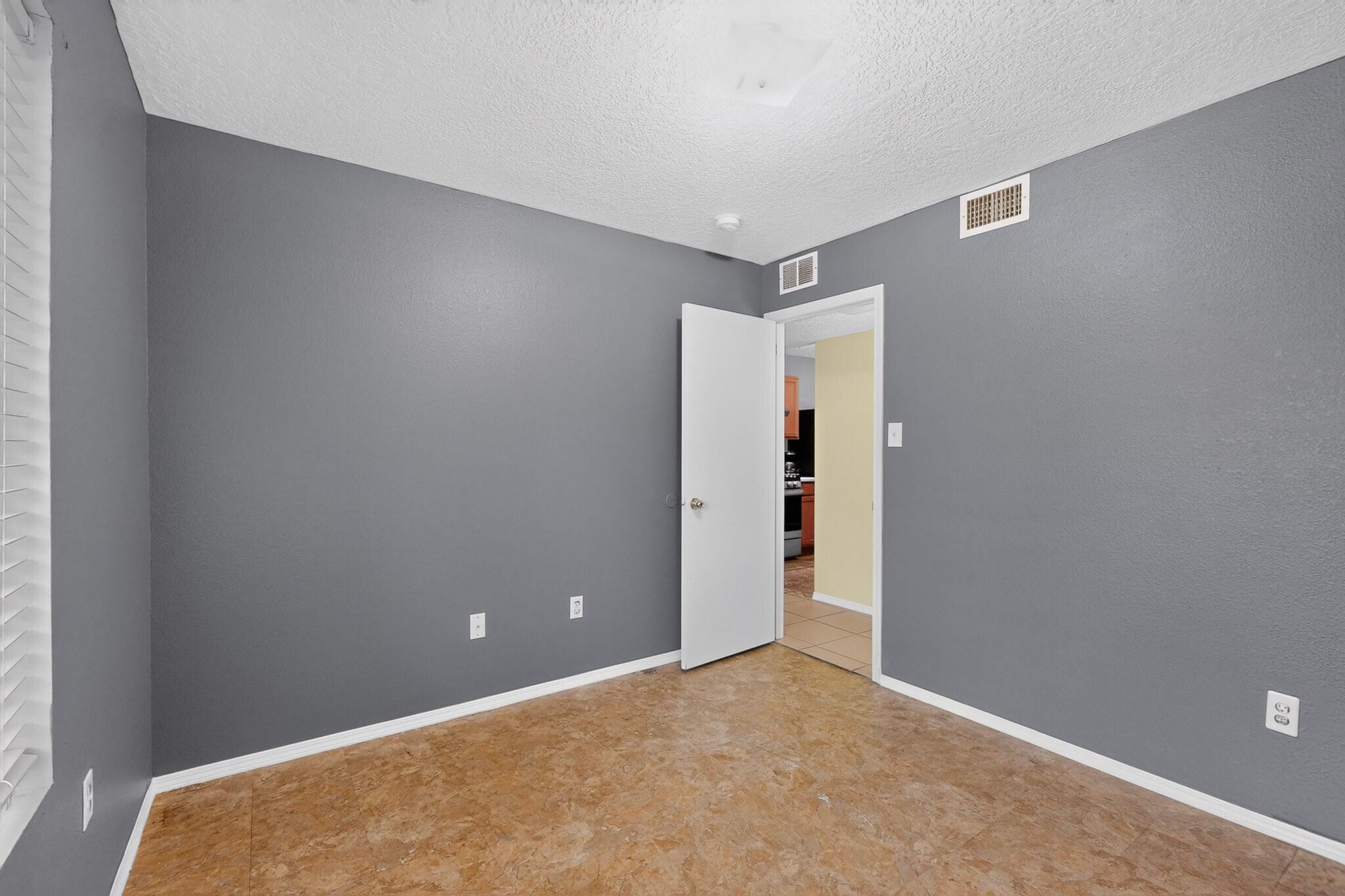 Photo 18 — 1840 Shadowcast Drive SW