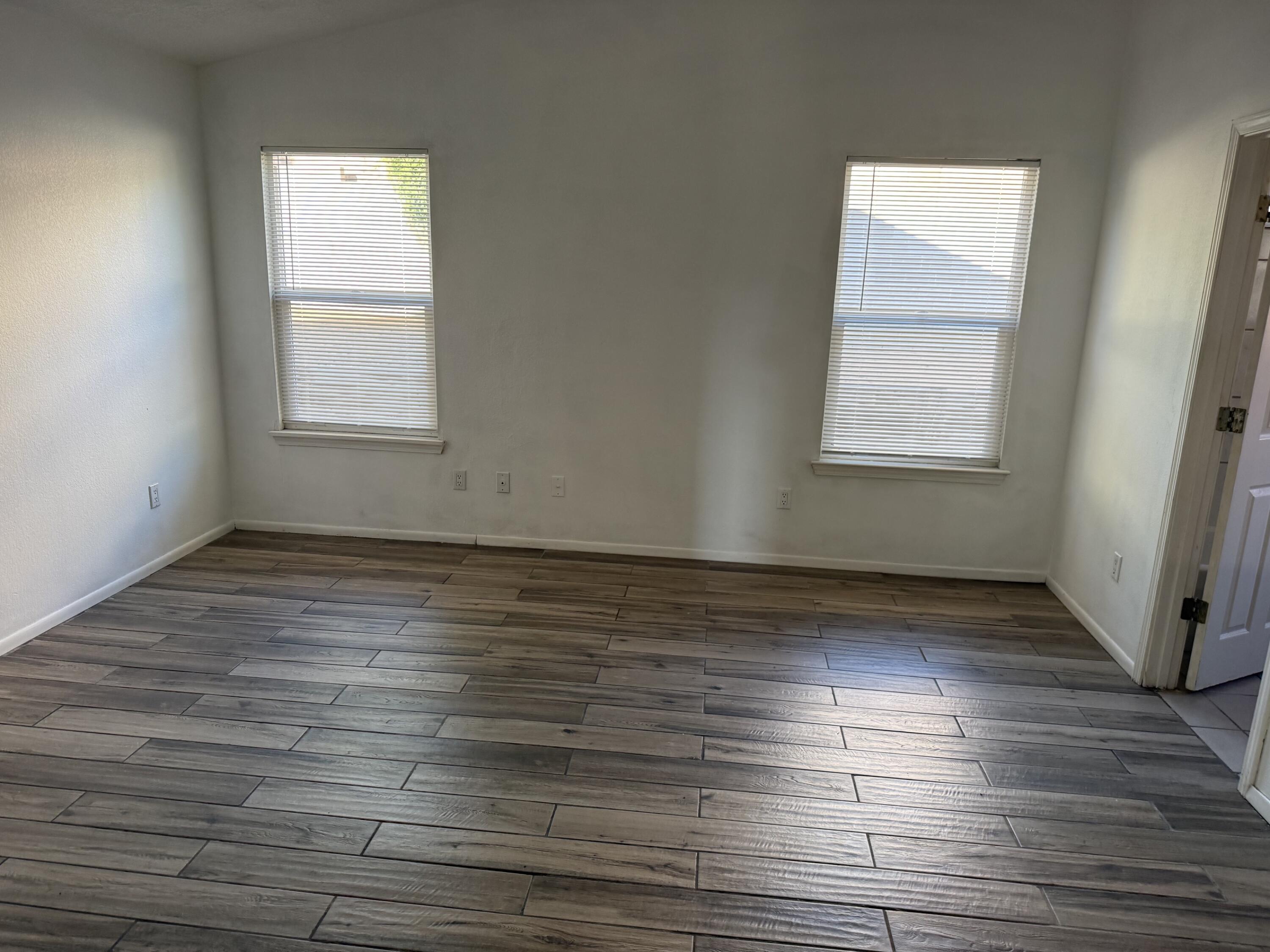 Photo 13 — 4300 Bryan Avenue NW