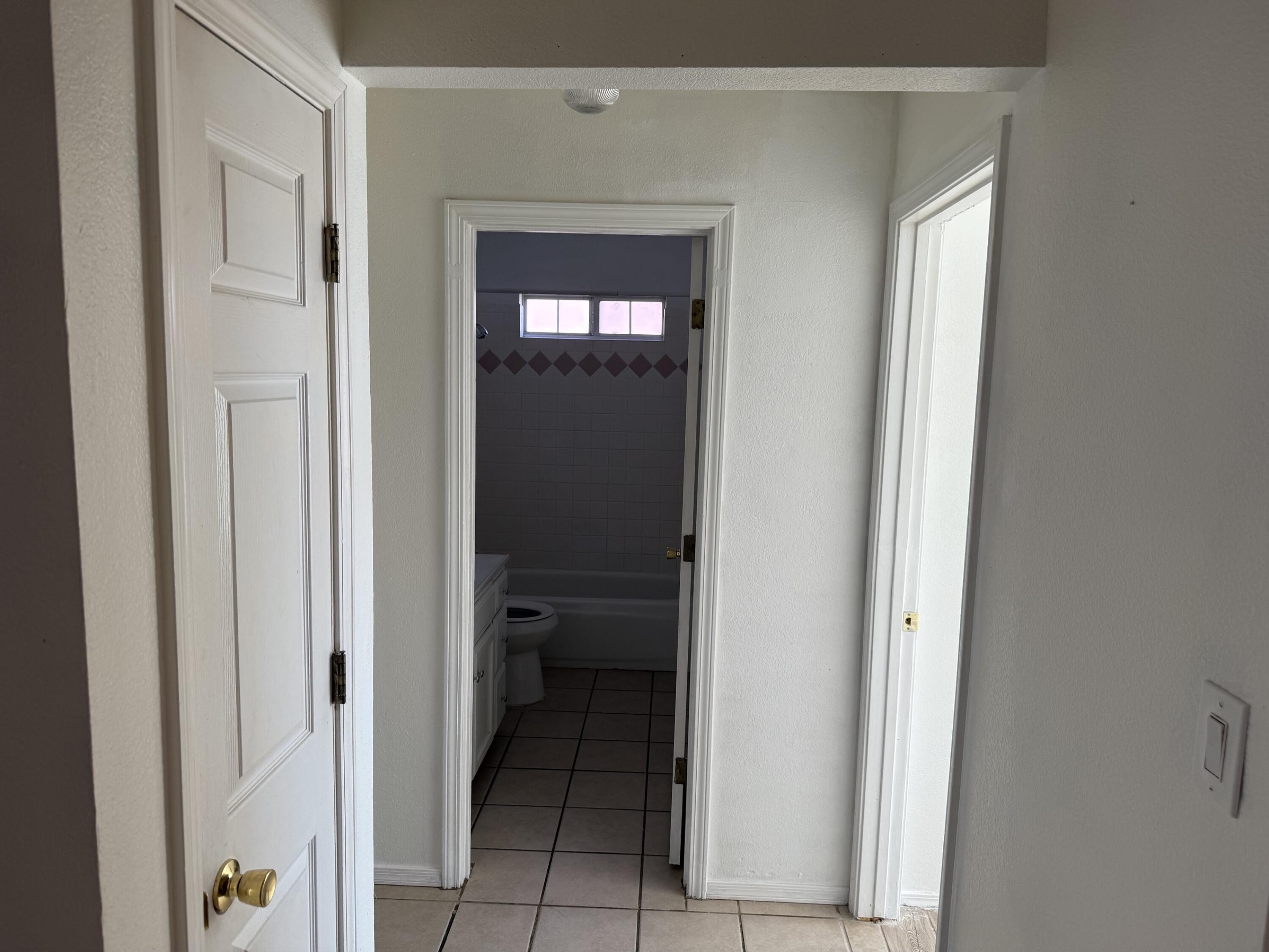 Photo 12 — 4300 Bryan Avenue NW