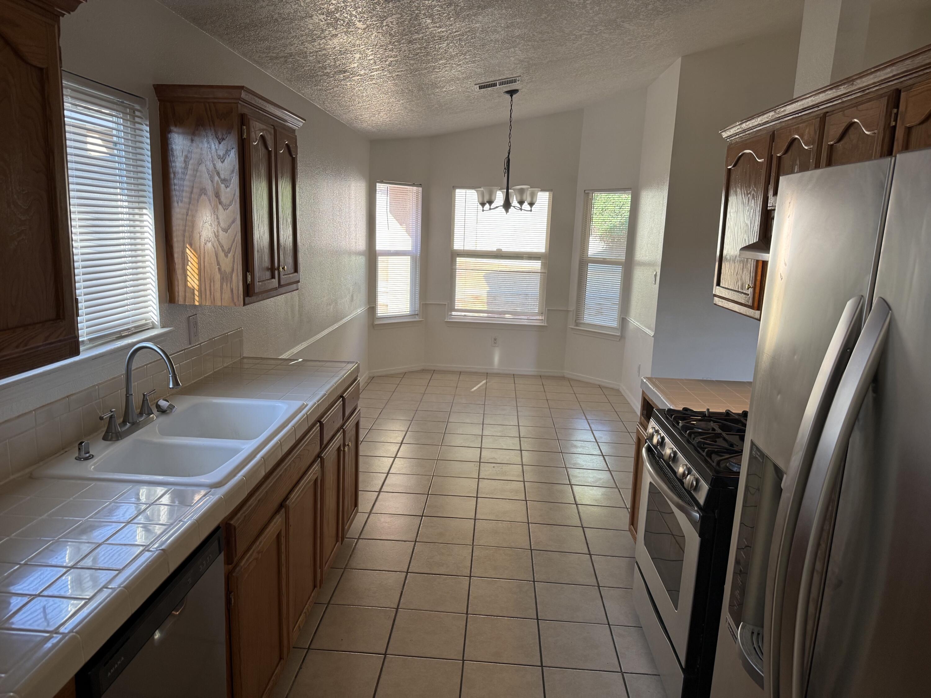 Photo 10 — 4300 Bryan Avenue NW