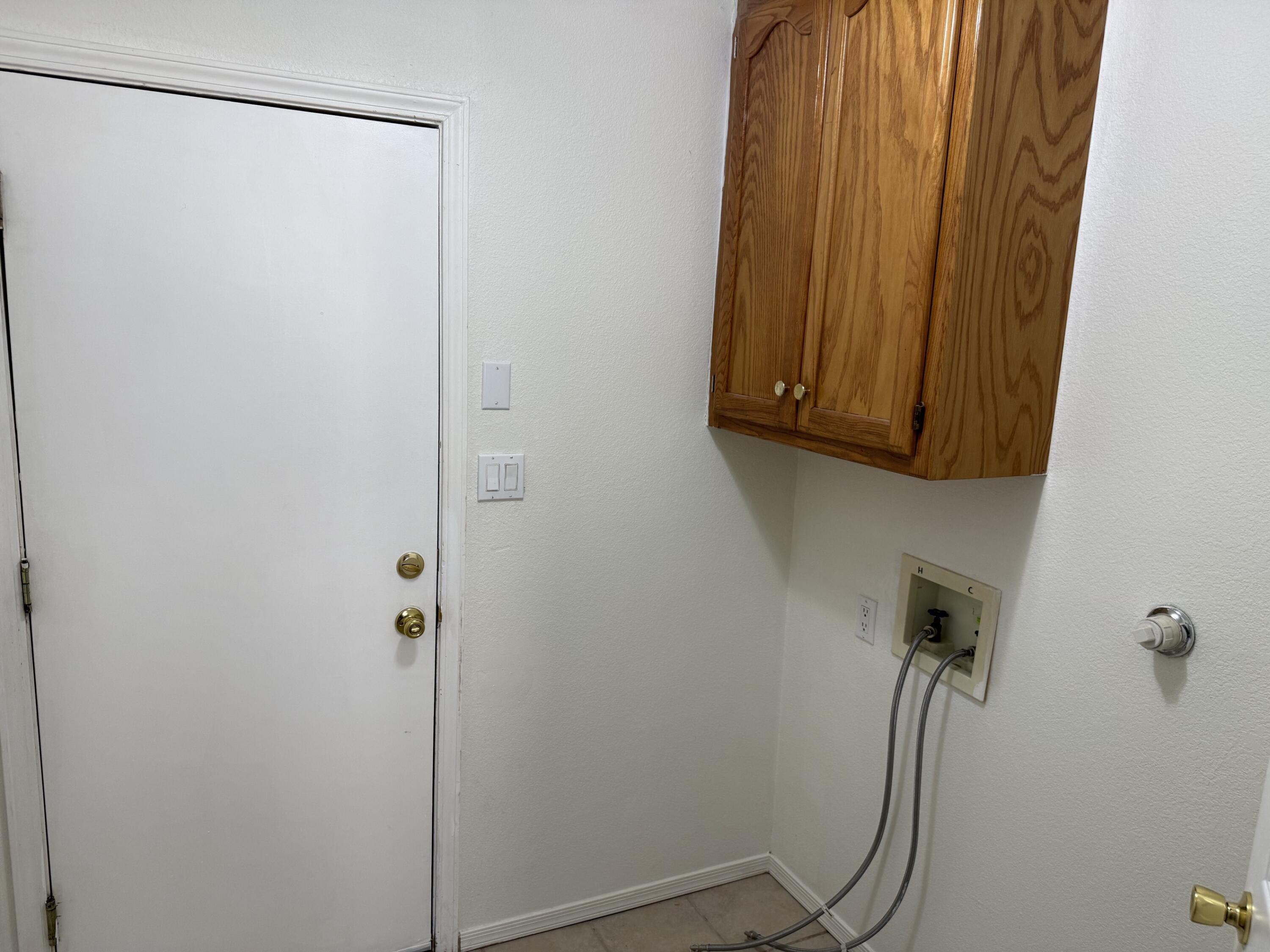 Photo 7 — 4300 Bryan Avenue NW