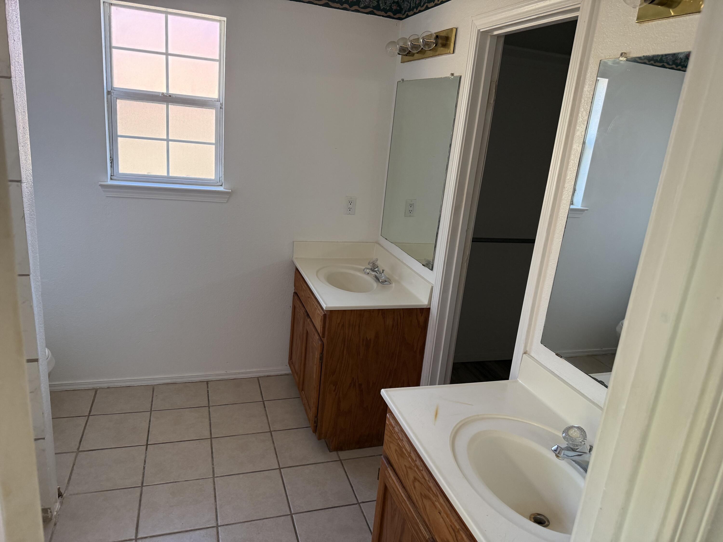 Photo 4 — 4300 Bryan Avenue NW