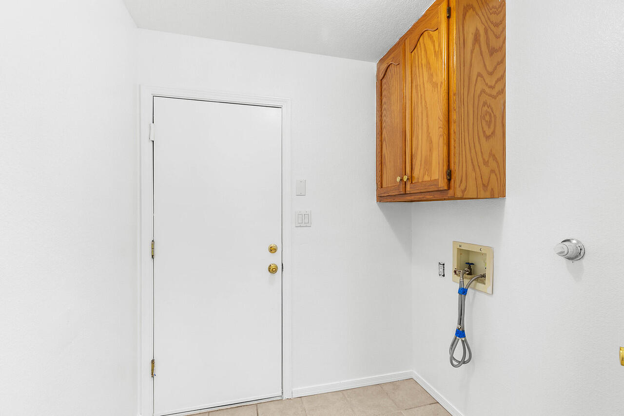 Photo 8 — 4300 Bryan Avenue NW