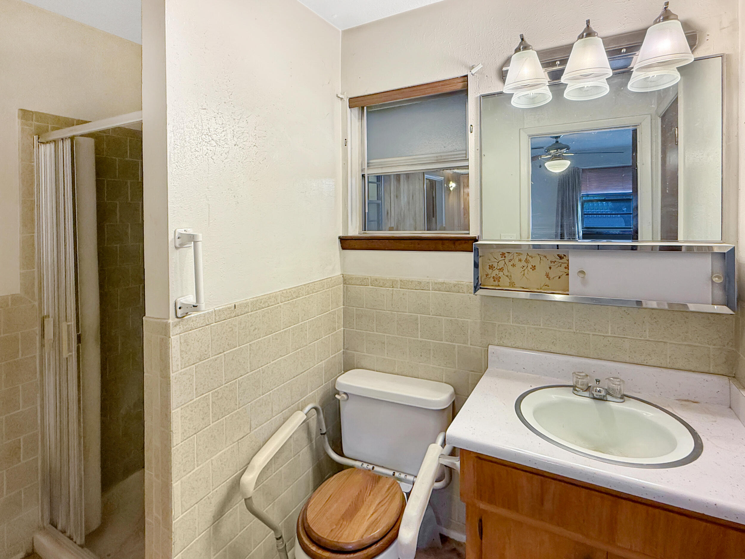 Photo 10 — 621 Campana Drive