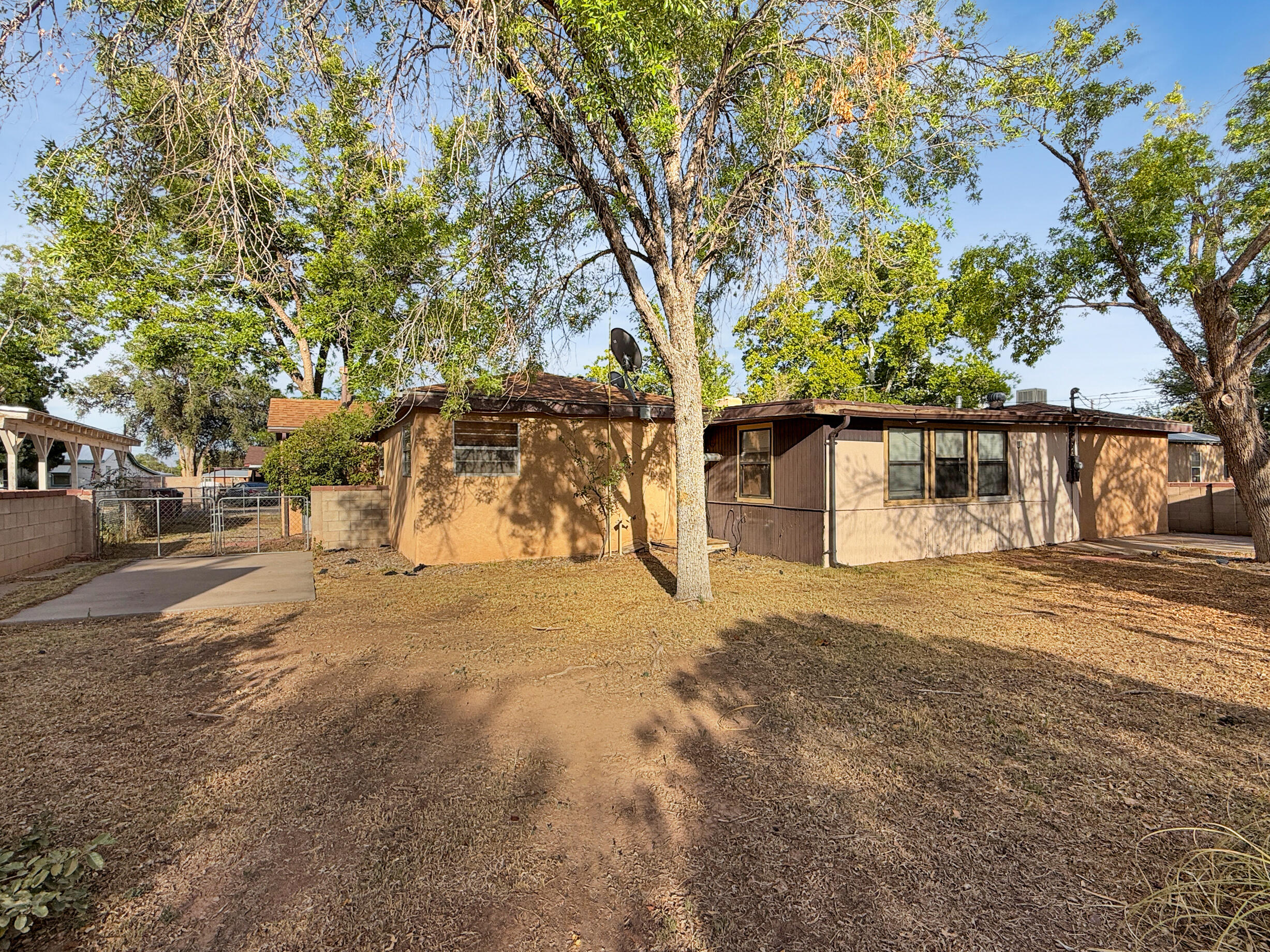Photo 2 — 621 Campana Drive