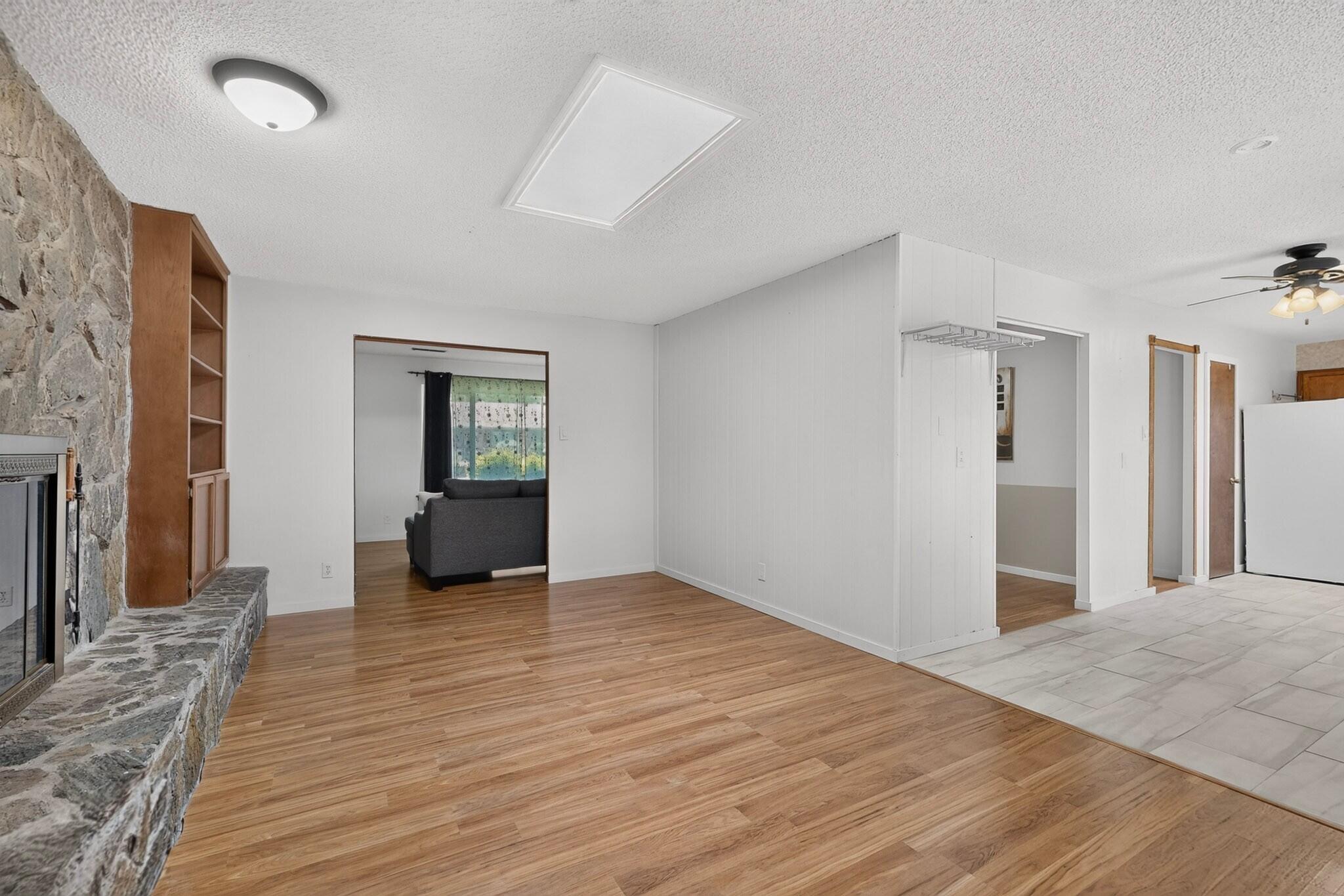 Photo 10 — 3709 Valerie Place NE