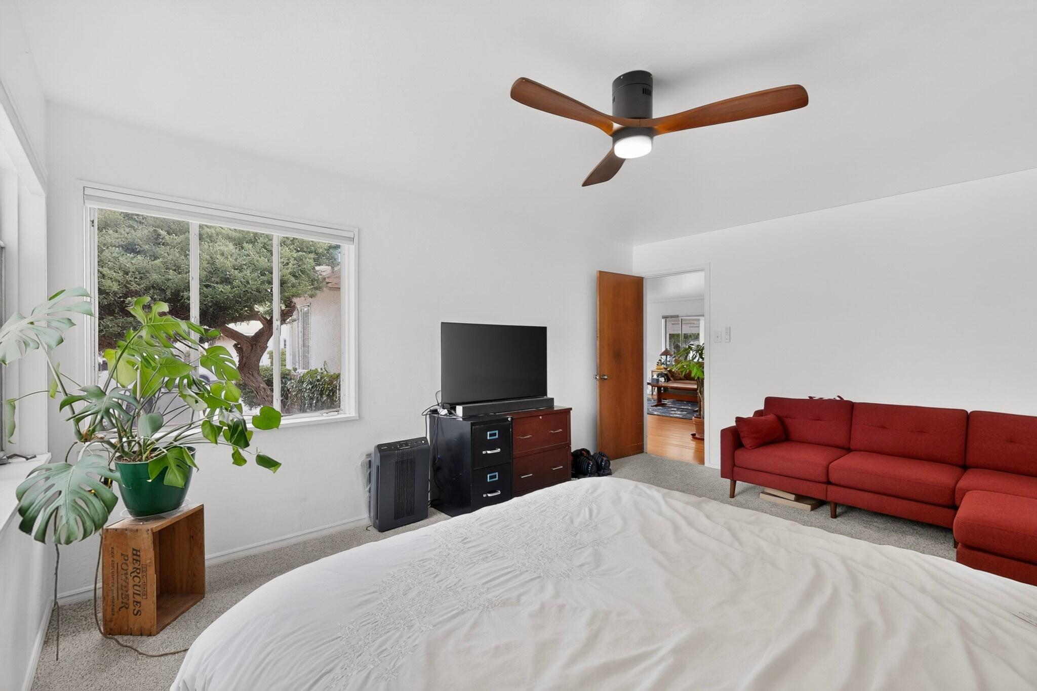 Photo 18 — 1401 Dartmouth Drive NE