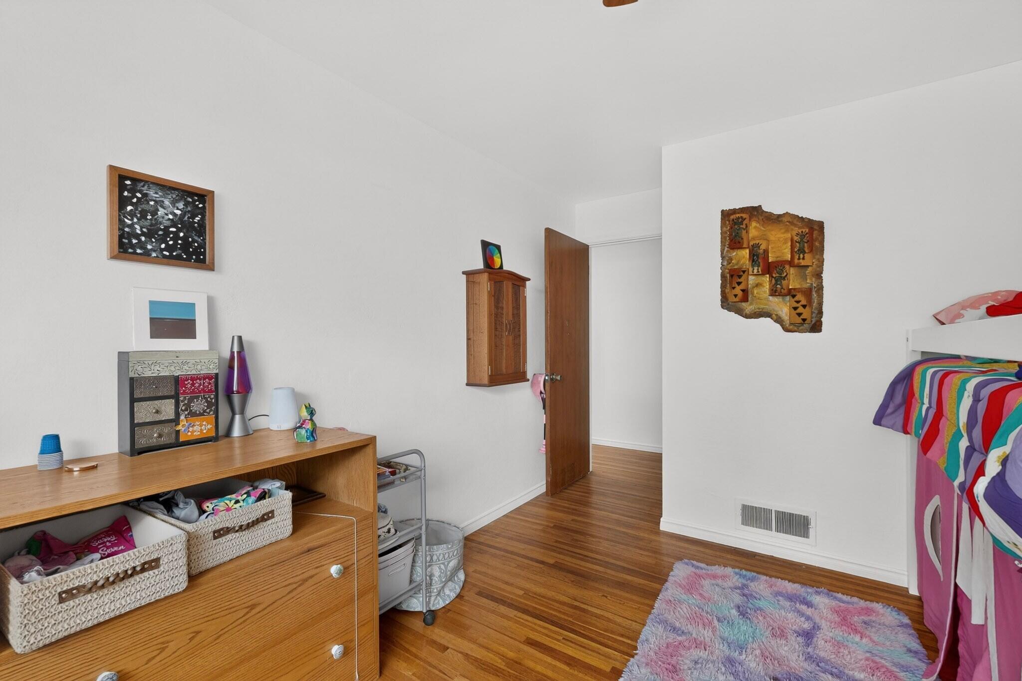 Photo 16 — 1401 Dartmouth Drive NE