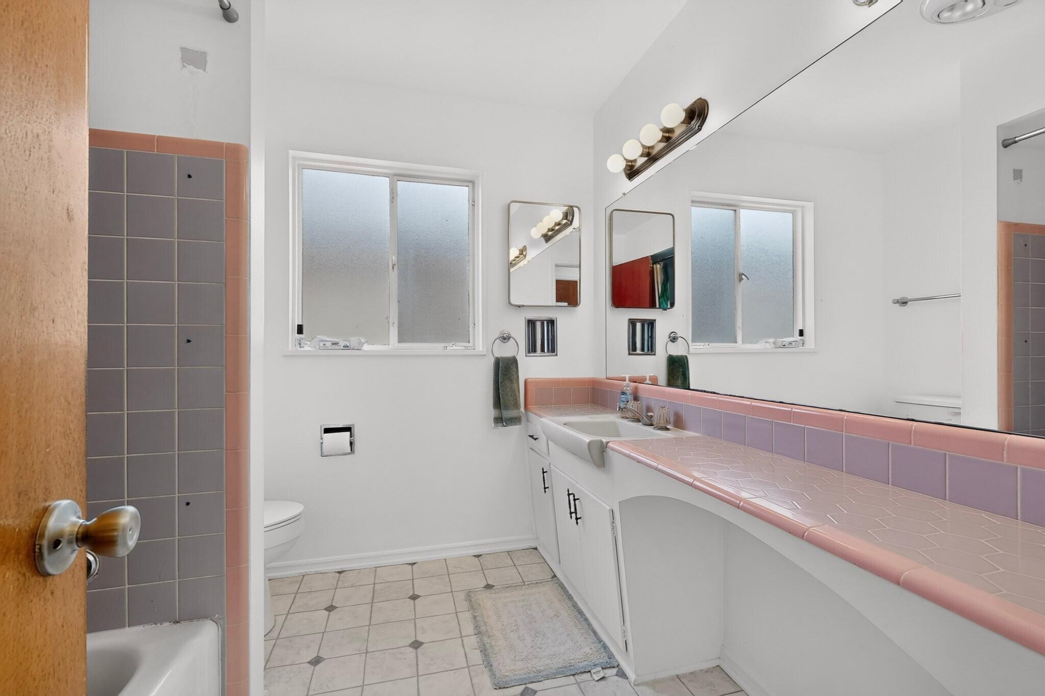 Photo 15 — 1401 Dartmouth Drive NE