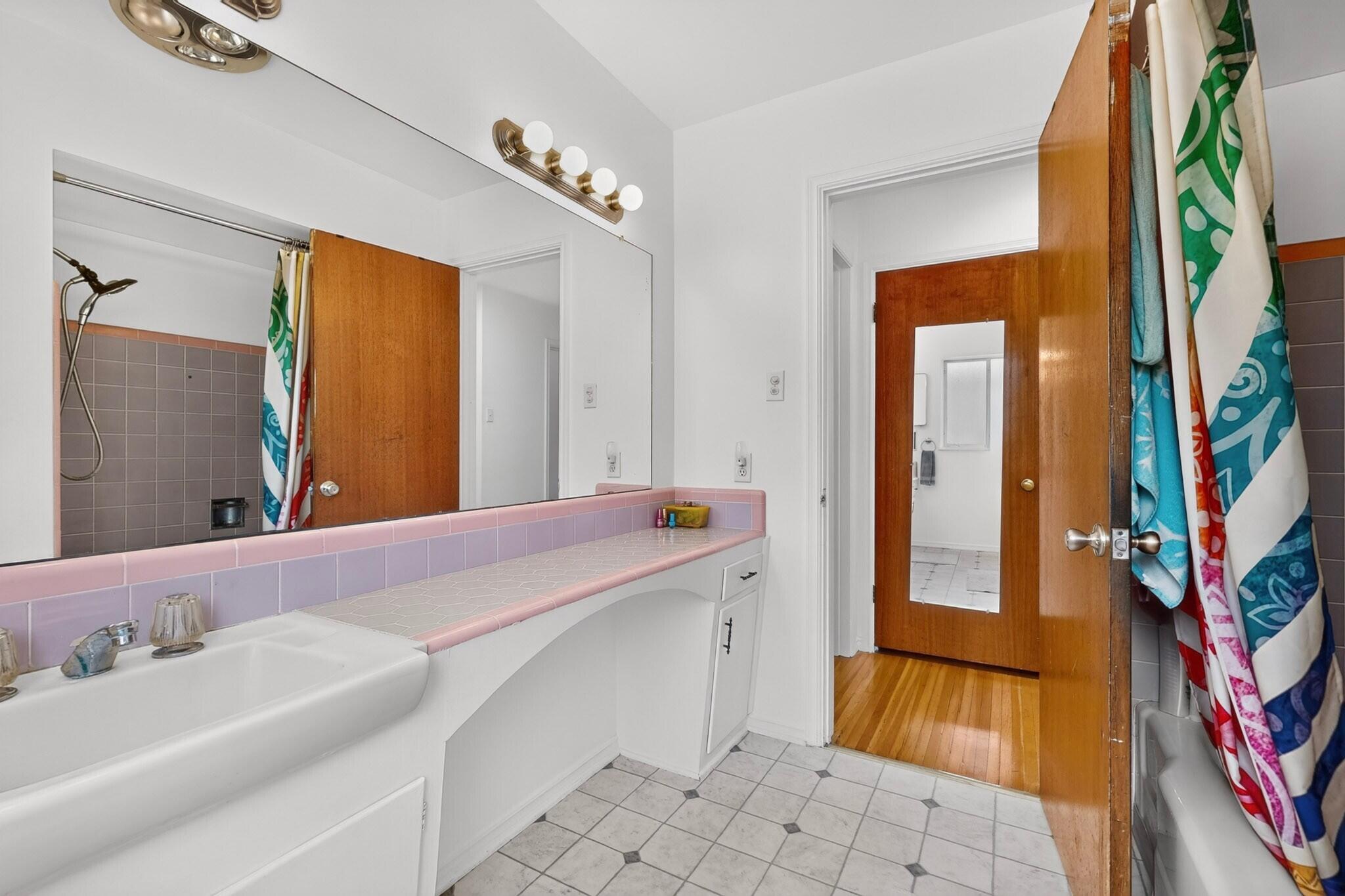 Photo 14 — 1401 Dartmouth Drive NE