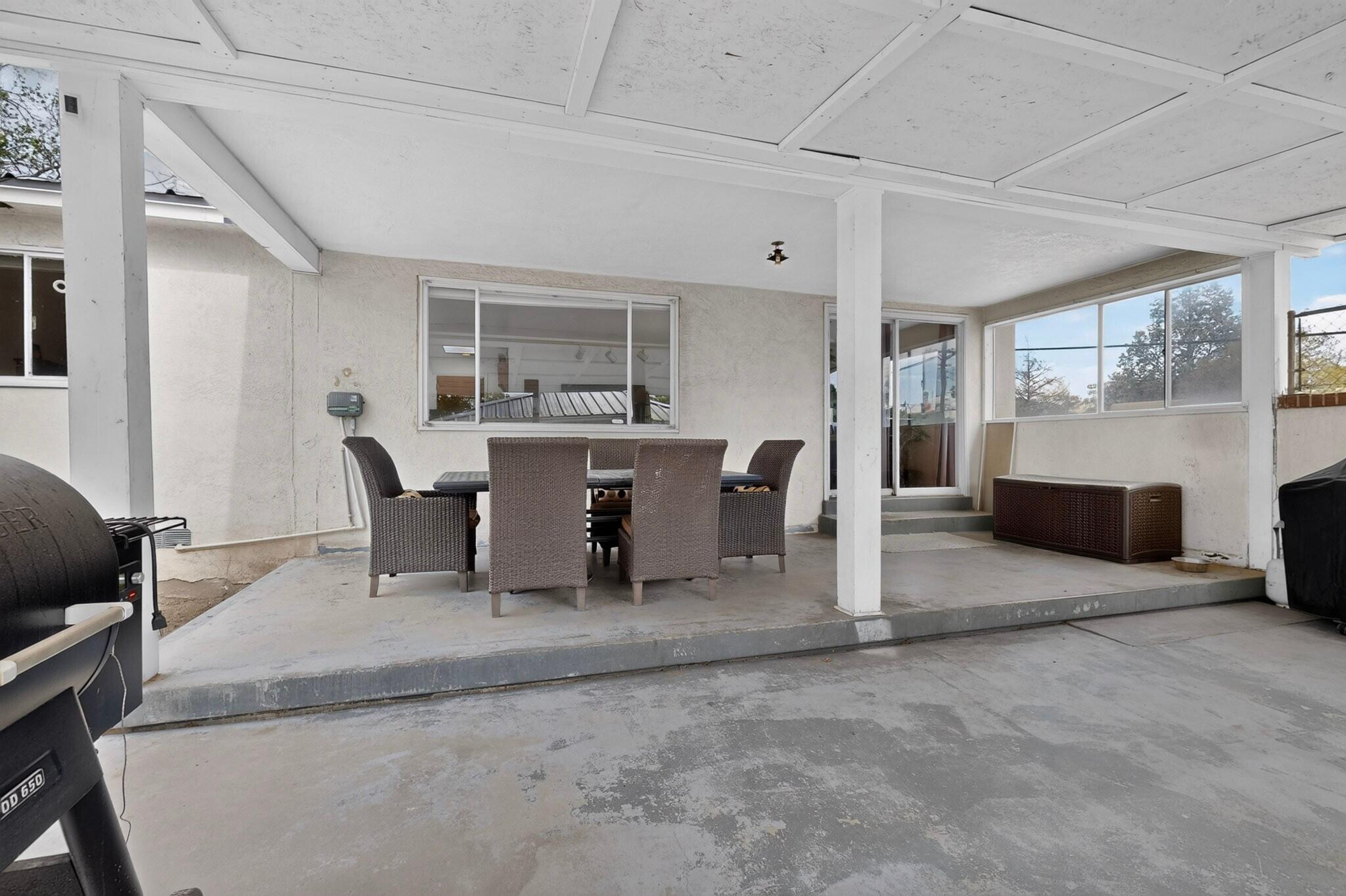 Photo 4 — 1401 Dartmouth Drive NE