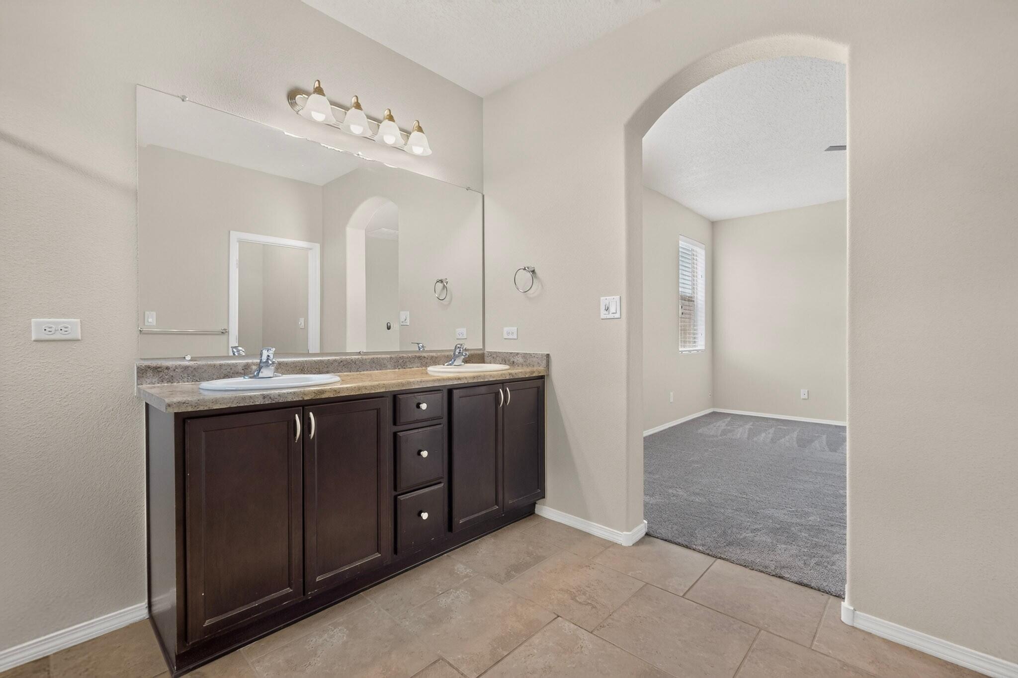 Photo 15 — 7119 Wasilla Drive NE