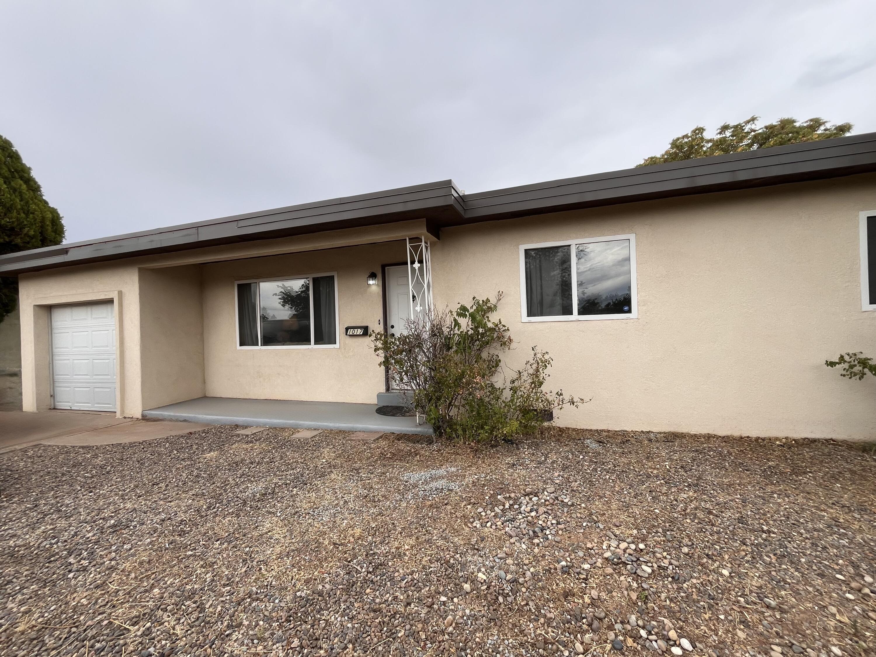 1017 Georgia Street SE, Albuquerque, NM 87108