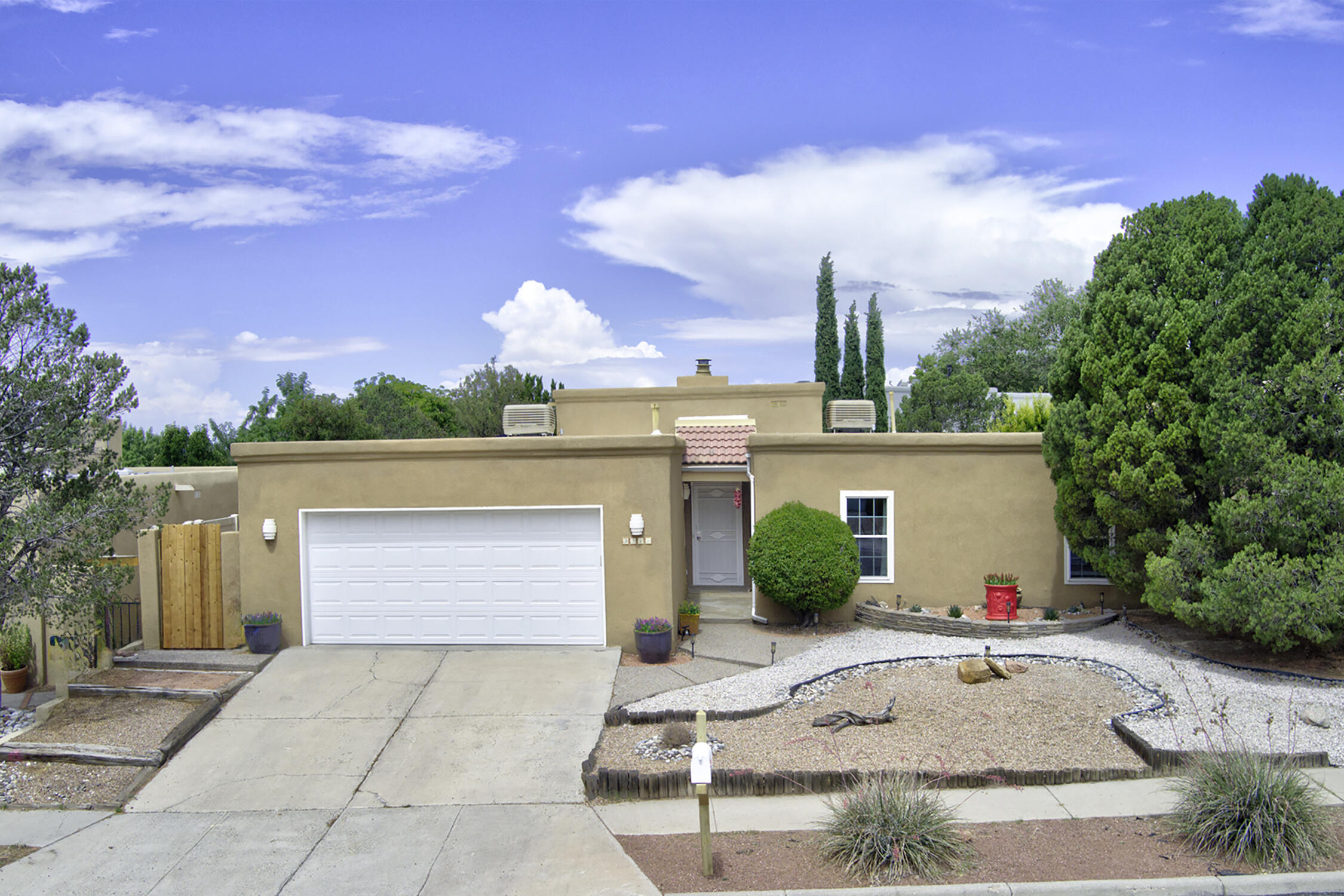 9211 Cascajo Drive NE, Albuquerque, NM 87111