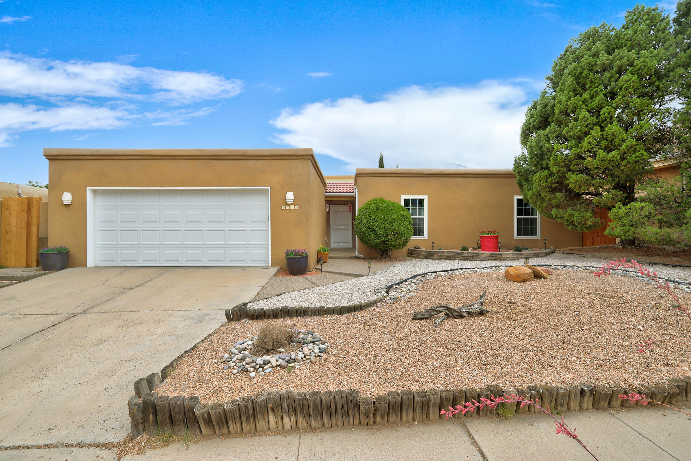 Photo 5 — 9211 Cascajo Drive NE