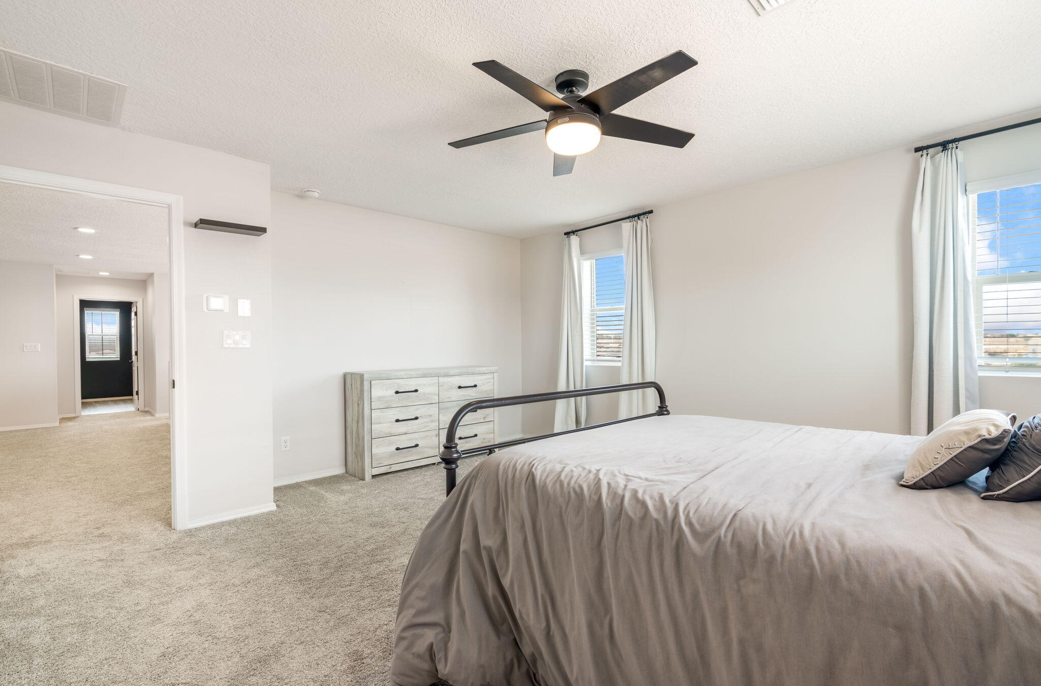Photo 10 — 3206 Martuni Street SE