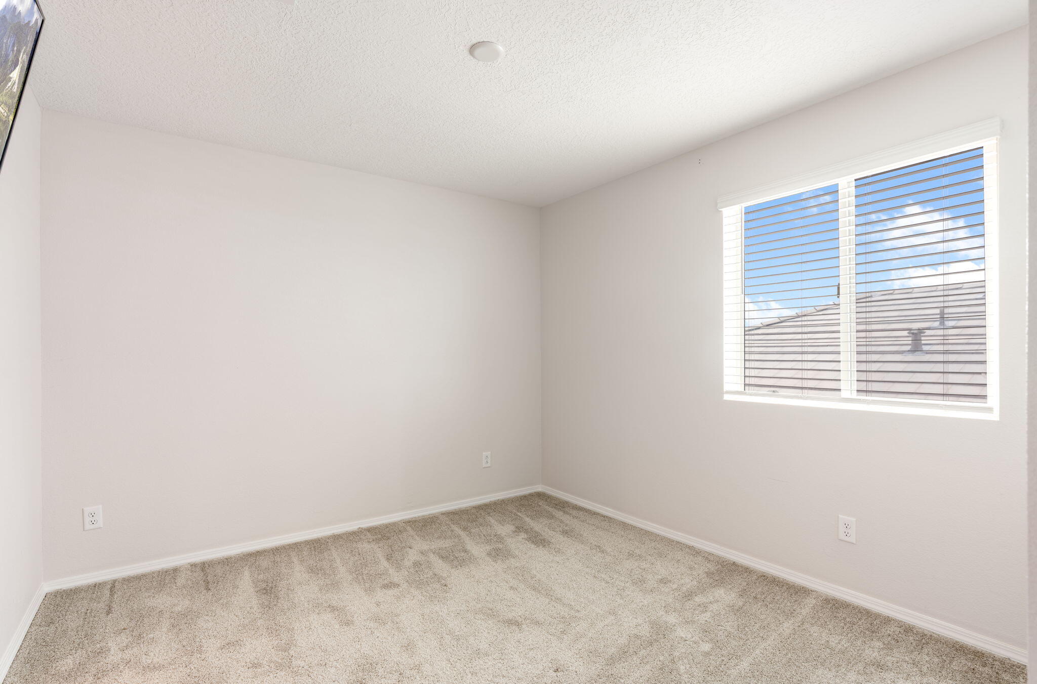 Photo 15 — 3206 Martuni Street SE