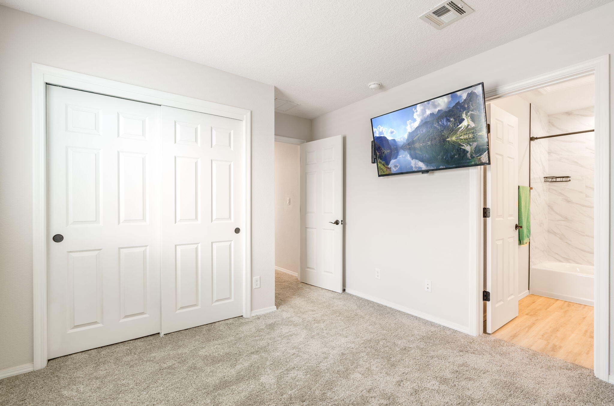 Photo 16 — 3206 Martuni Street SE