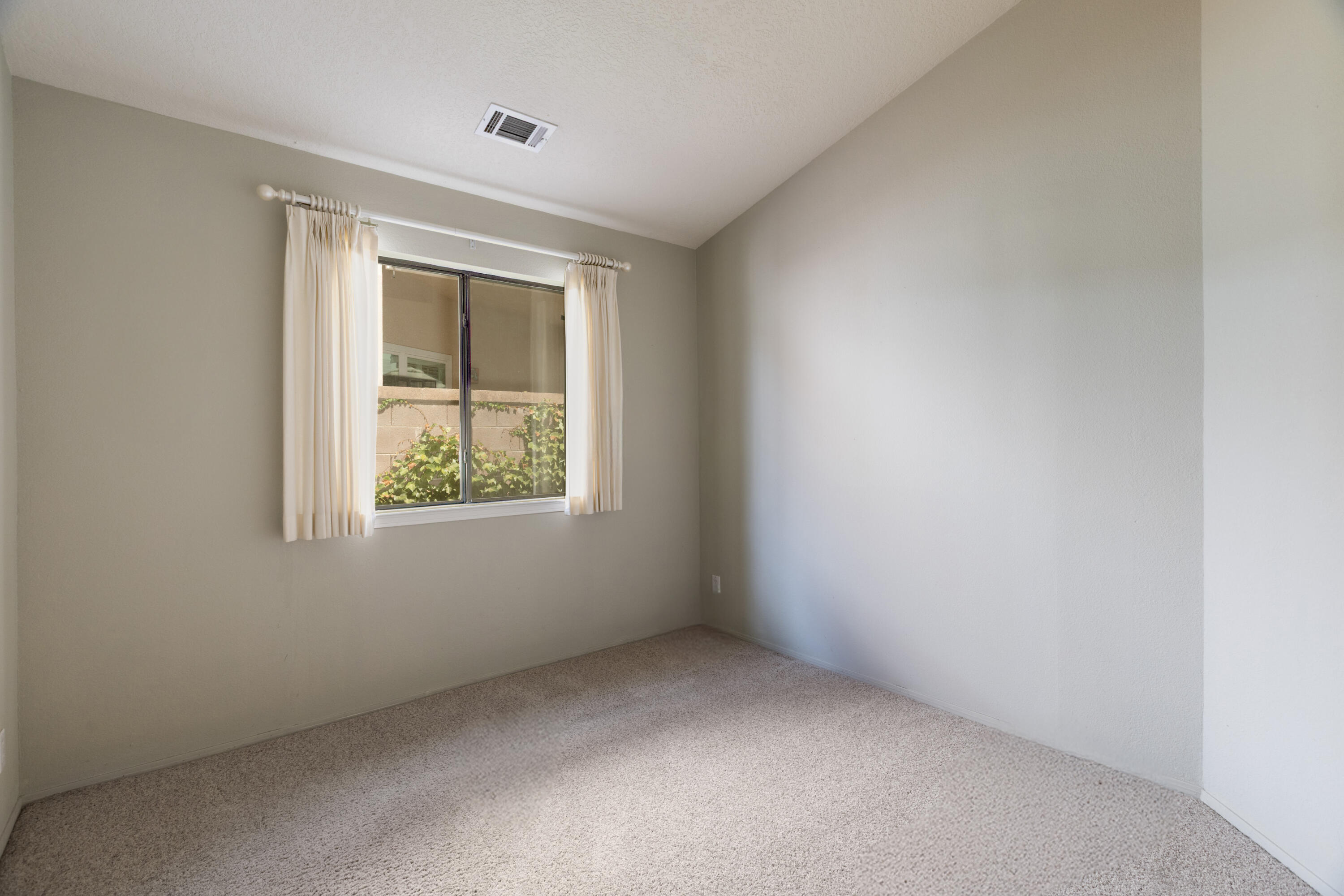 Photo 17 — 7816 Oakland Avenue NE