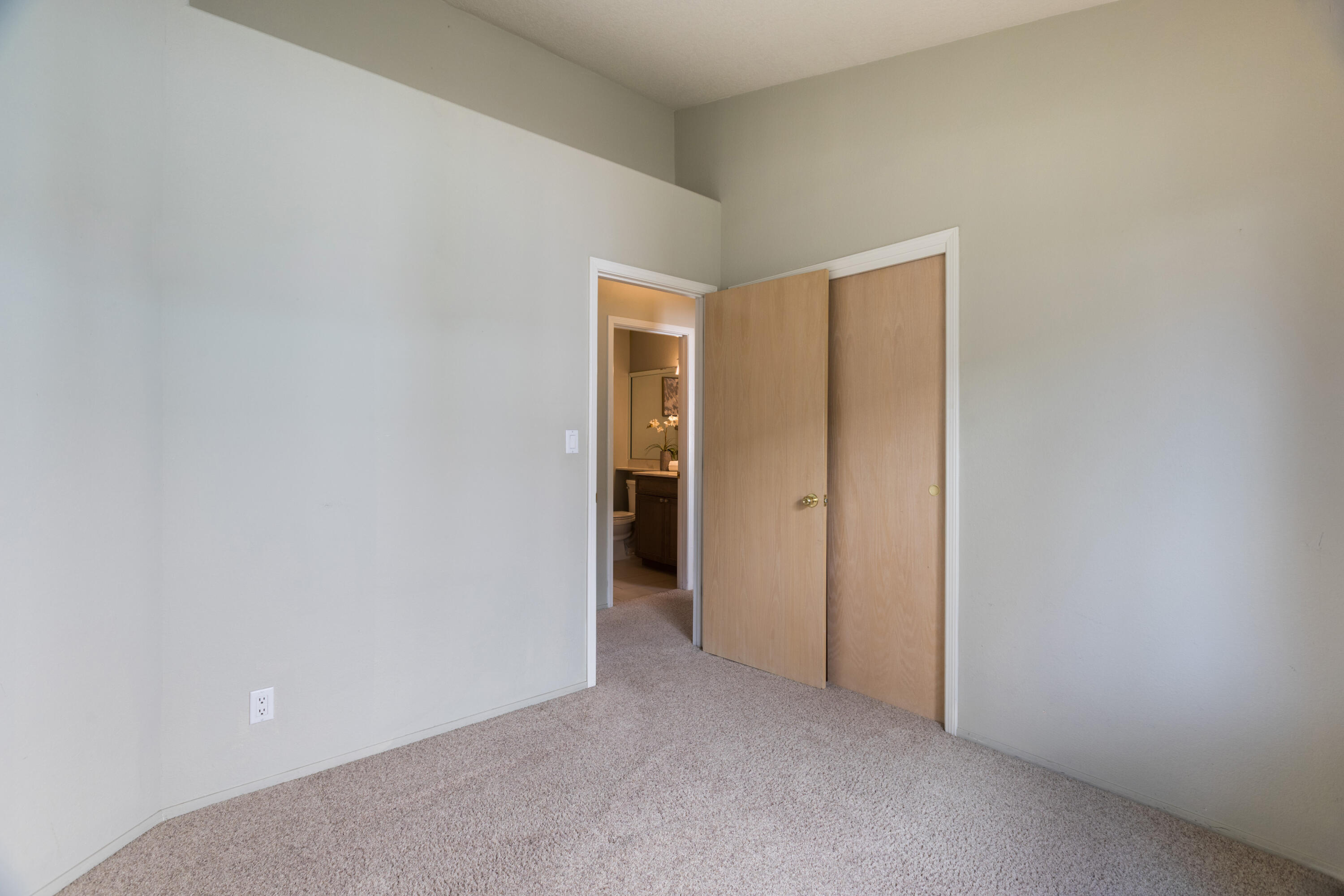 Photo 15 — 7816 Oakland Avenue NE