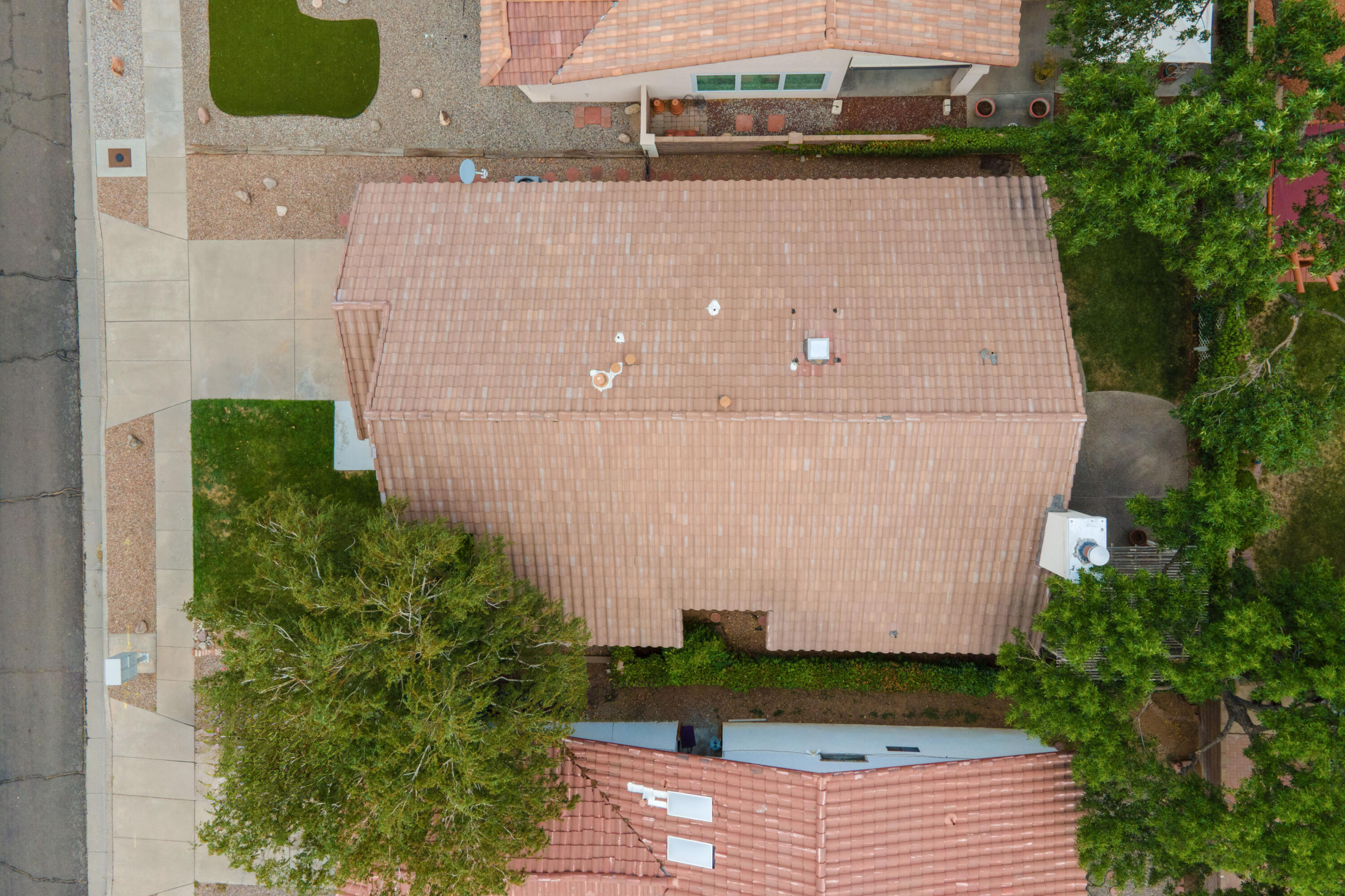 Photo 2 — 7816 Oakland Avenue NE