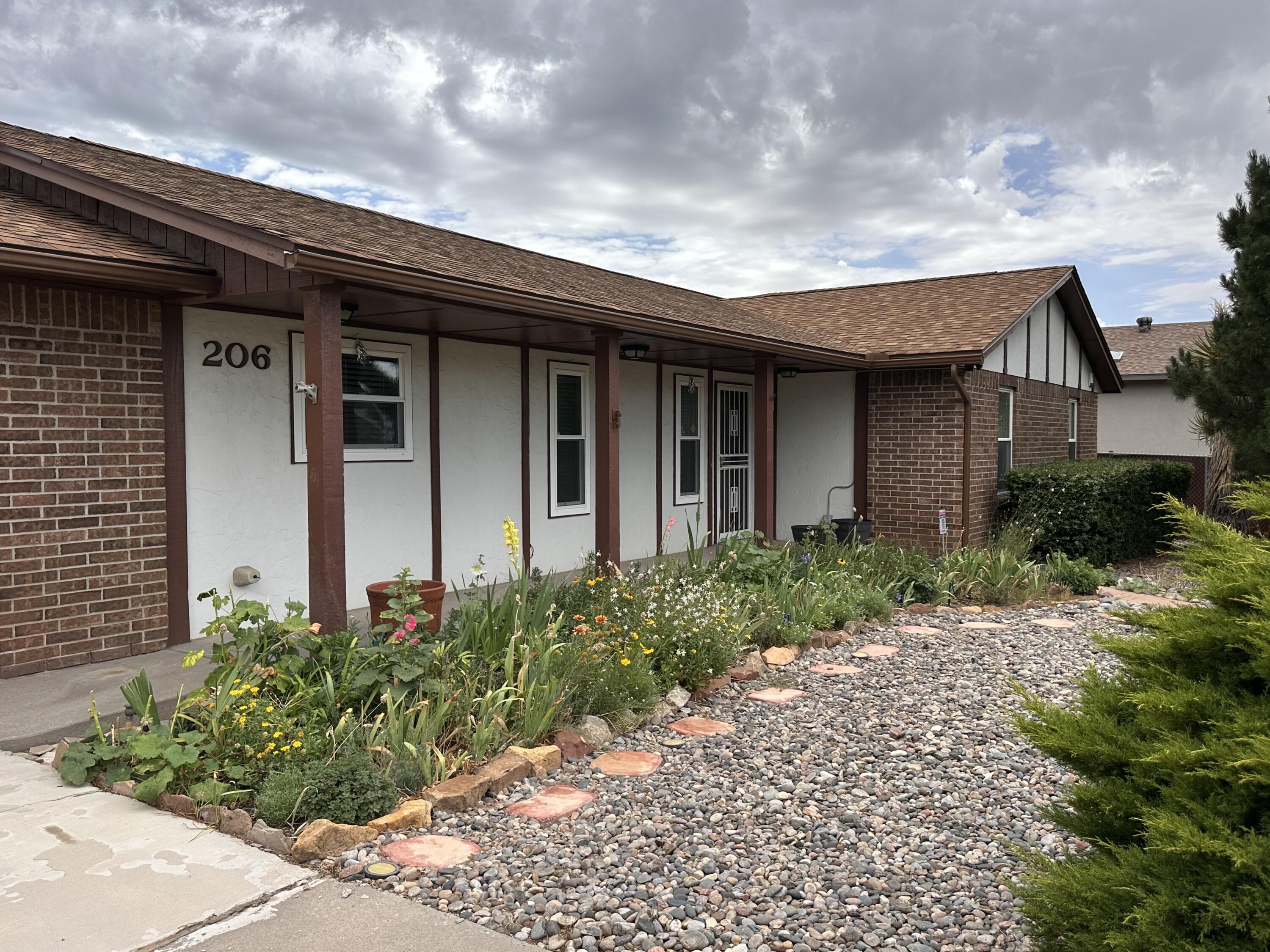 Photo 2 — 206 Wells Drive NE