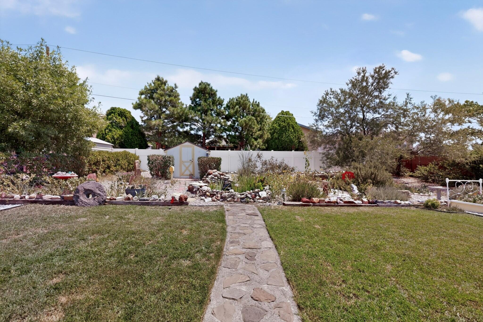 Photo 17 — 206 Wells Drive NE
