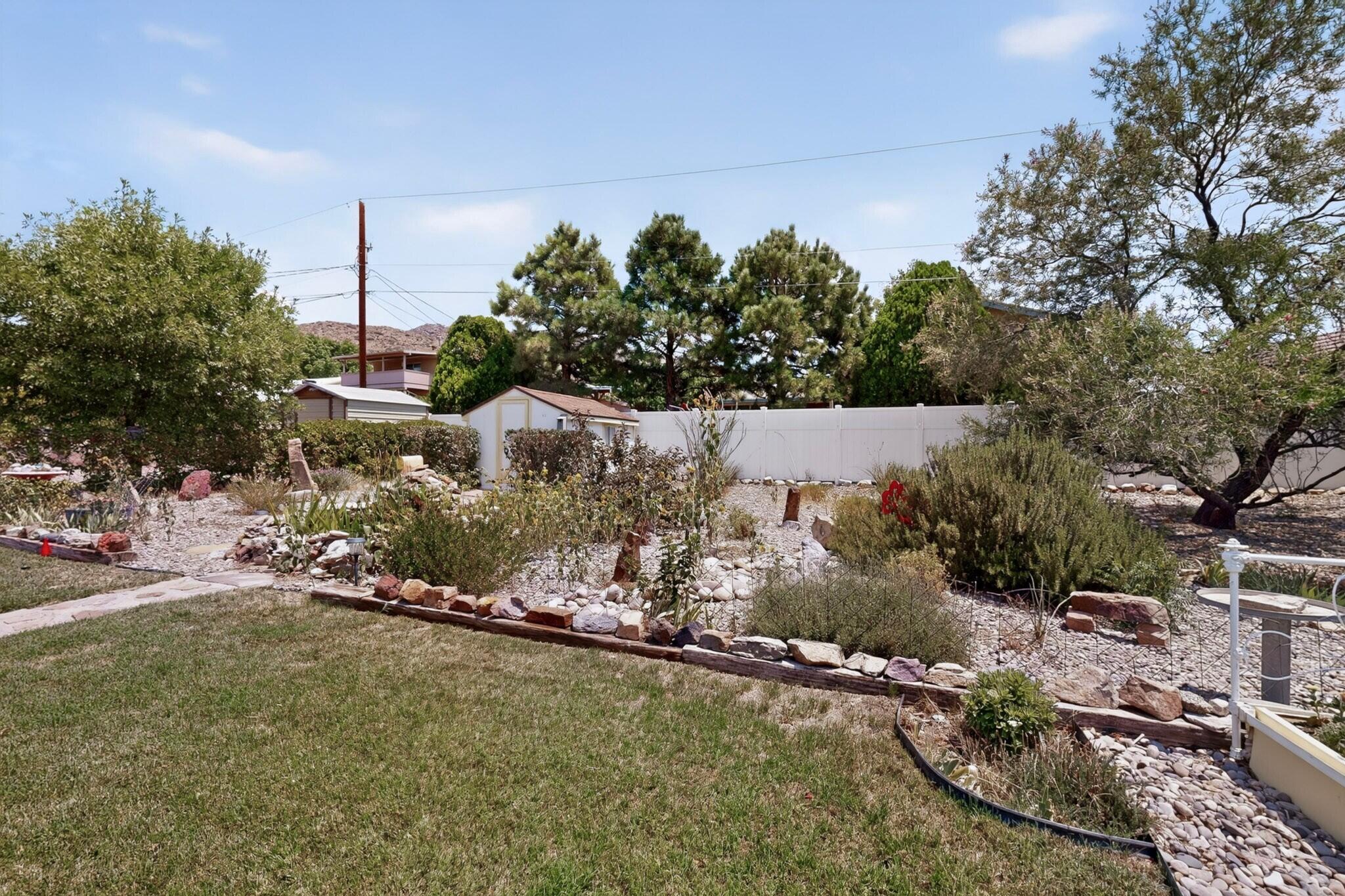 Photo 16 — 206 Wells Drive NE