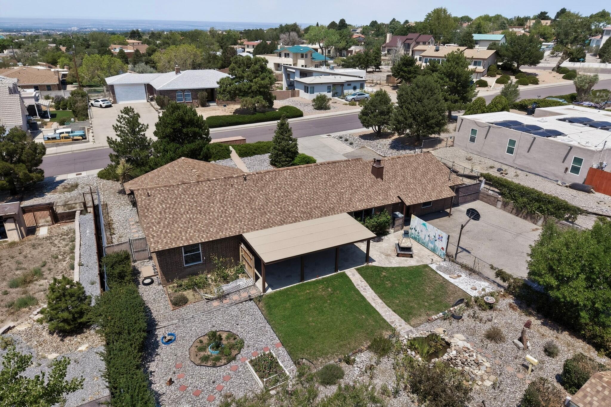 Photo 10 — 206 Wells Drive NE