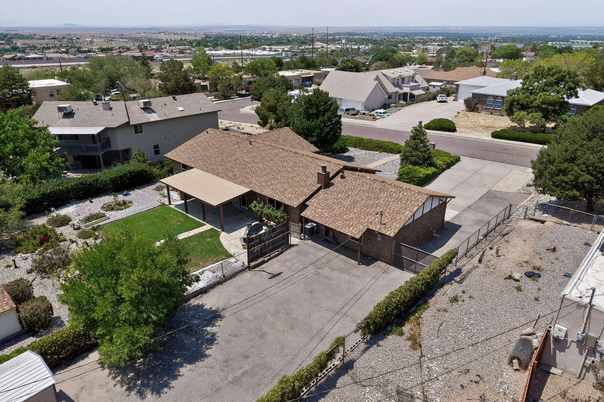 Photo 7 — 206 Wells Drive NE