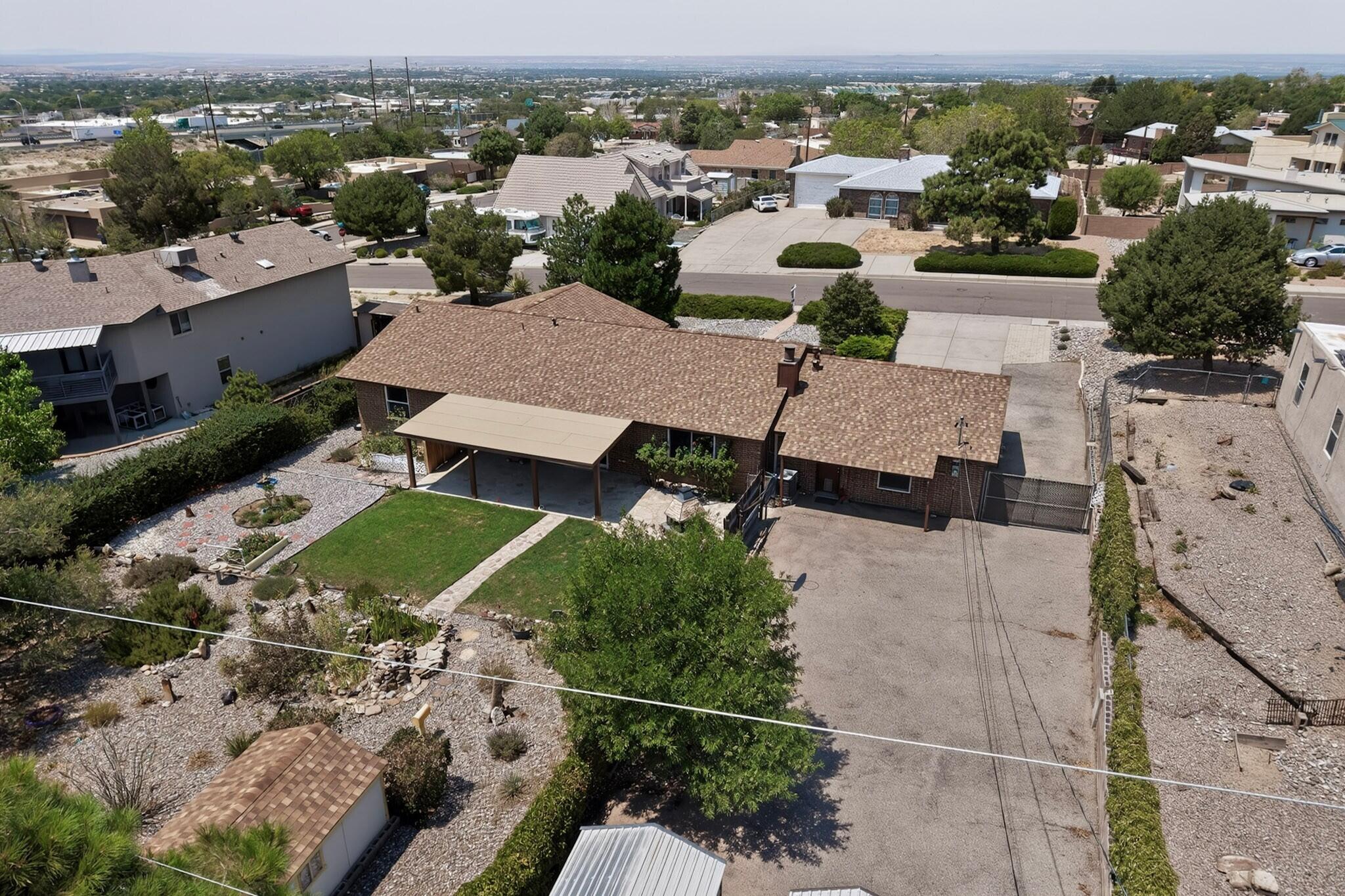 Photo 5 — 206 Wells Drive NE