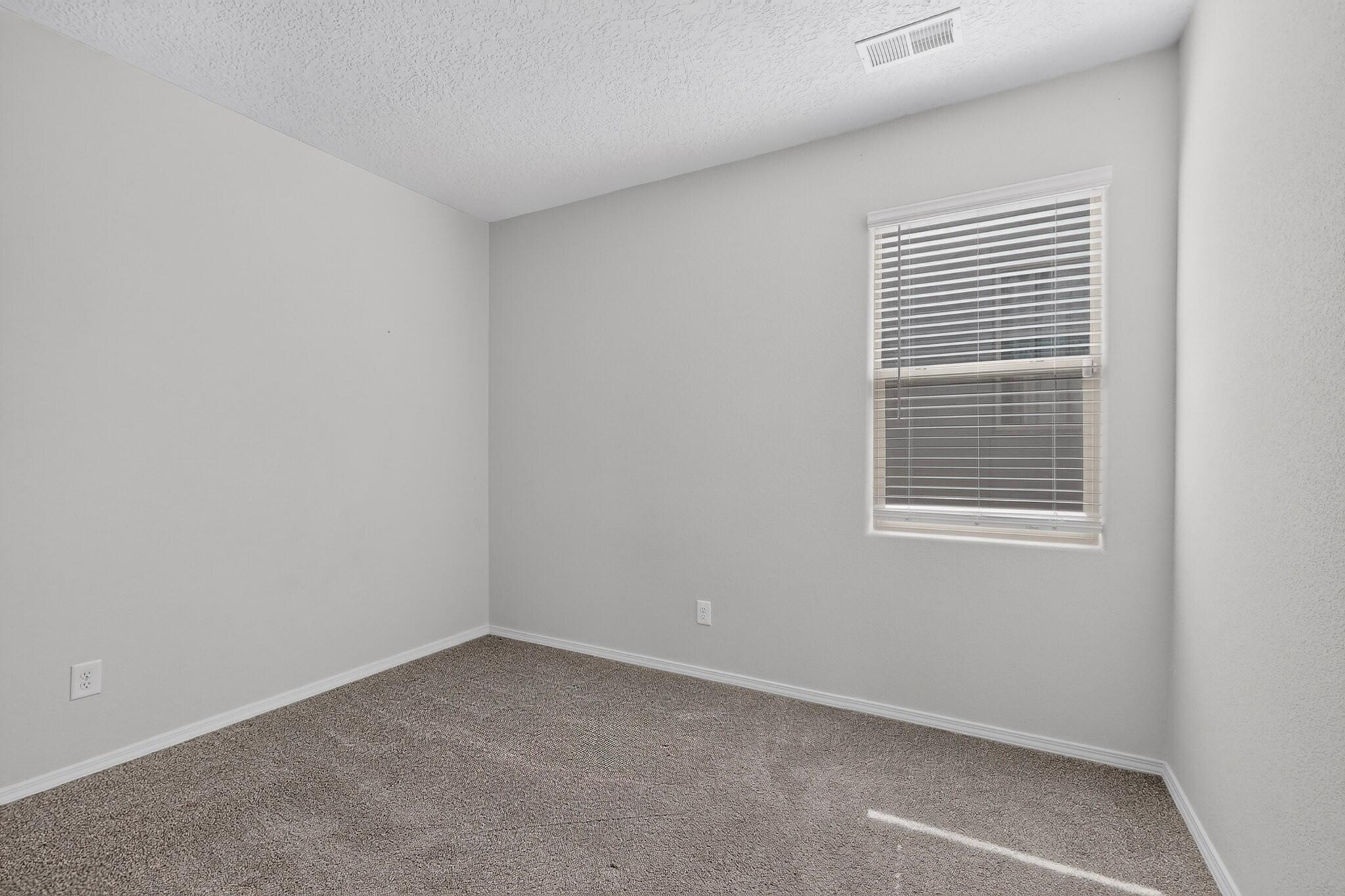 Photo 2 — 10604 Valedon Lane SW