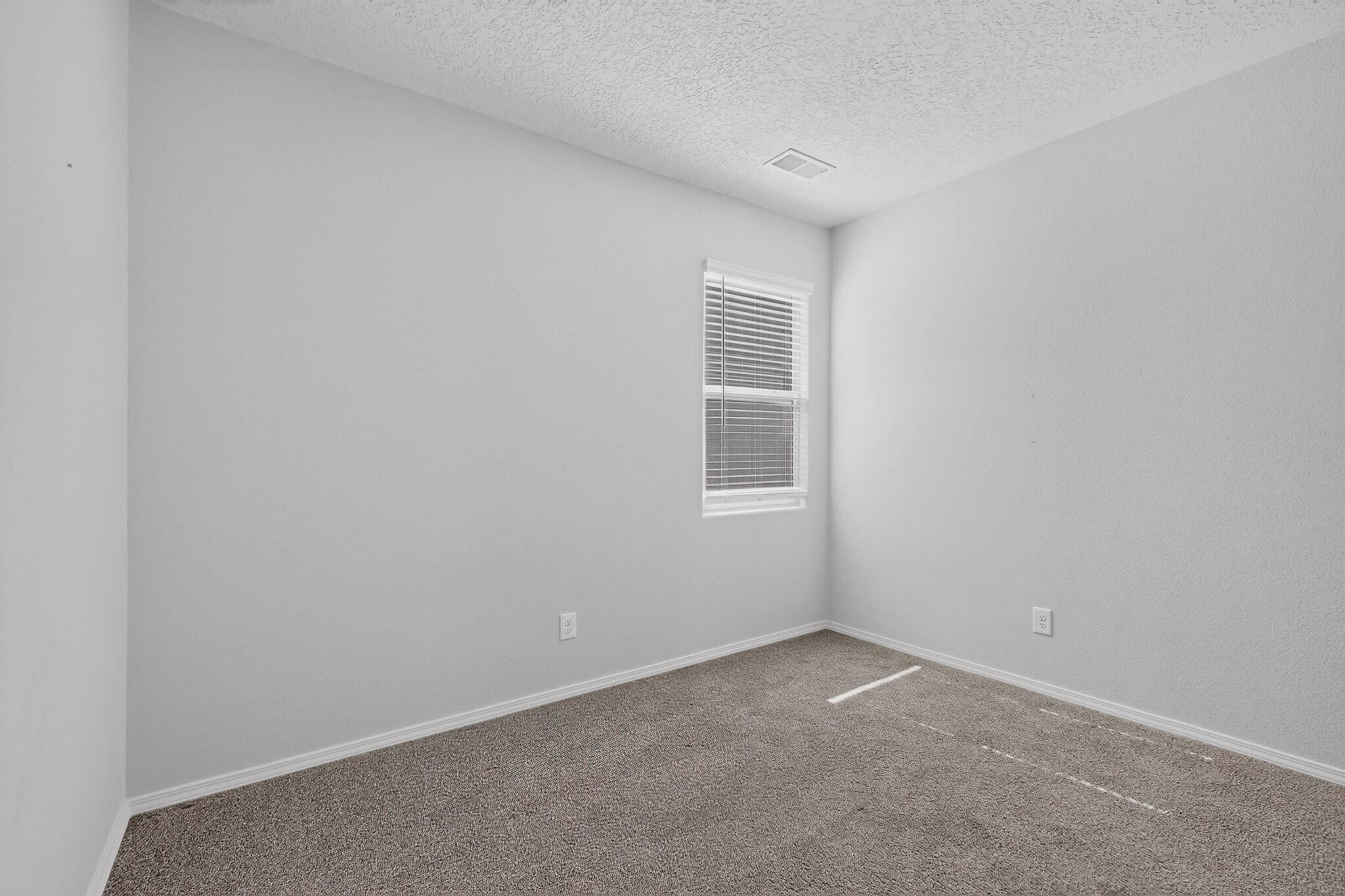 Photo 3 — 10604 Valedon Lane SW