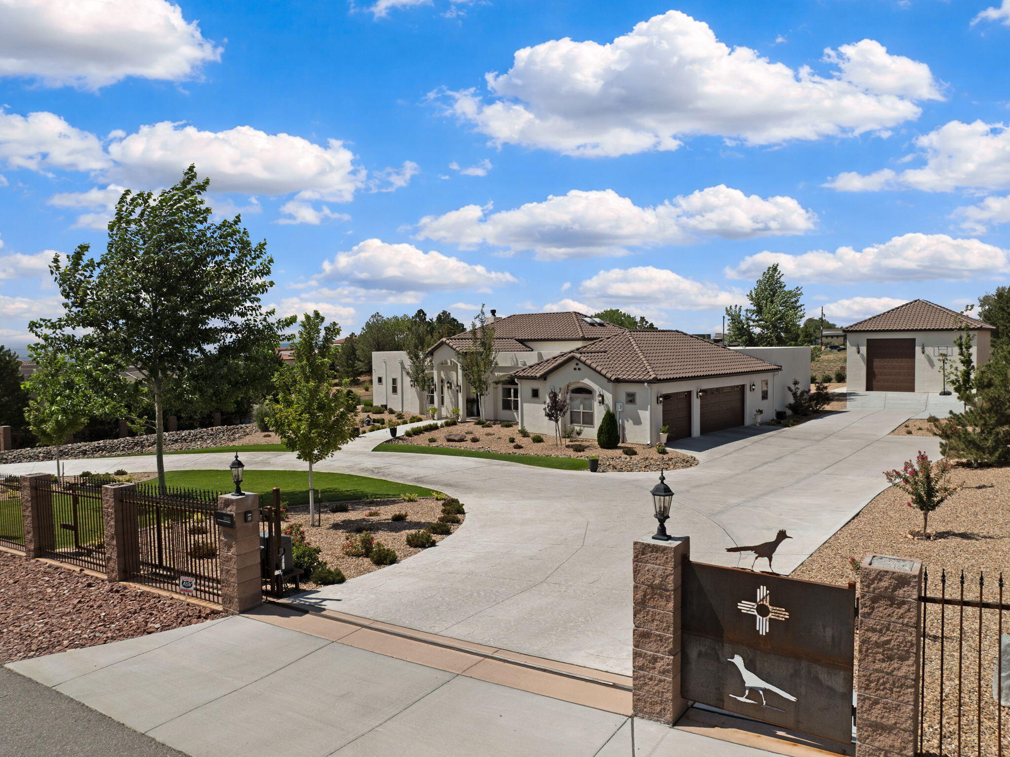 Photo 18 — 10511 San Antonio Drive NE