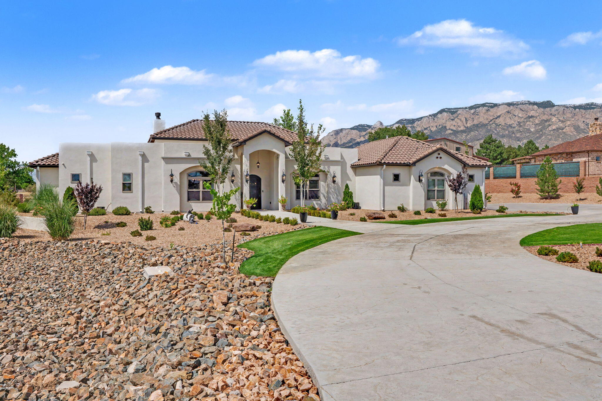 Photo 12 — 10511 San Antonio Drive NE