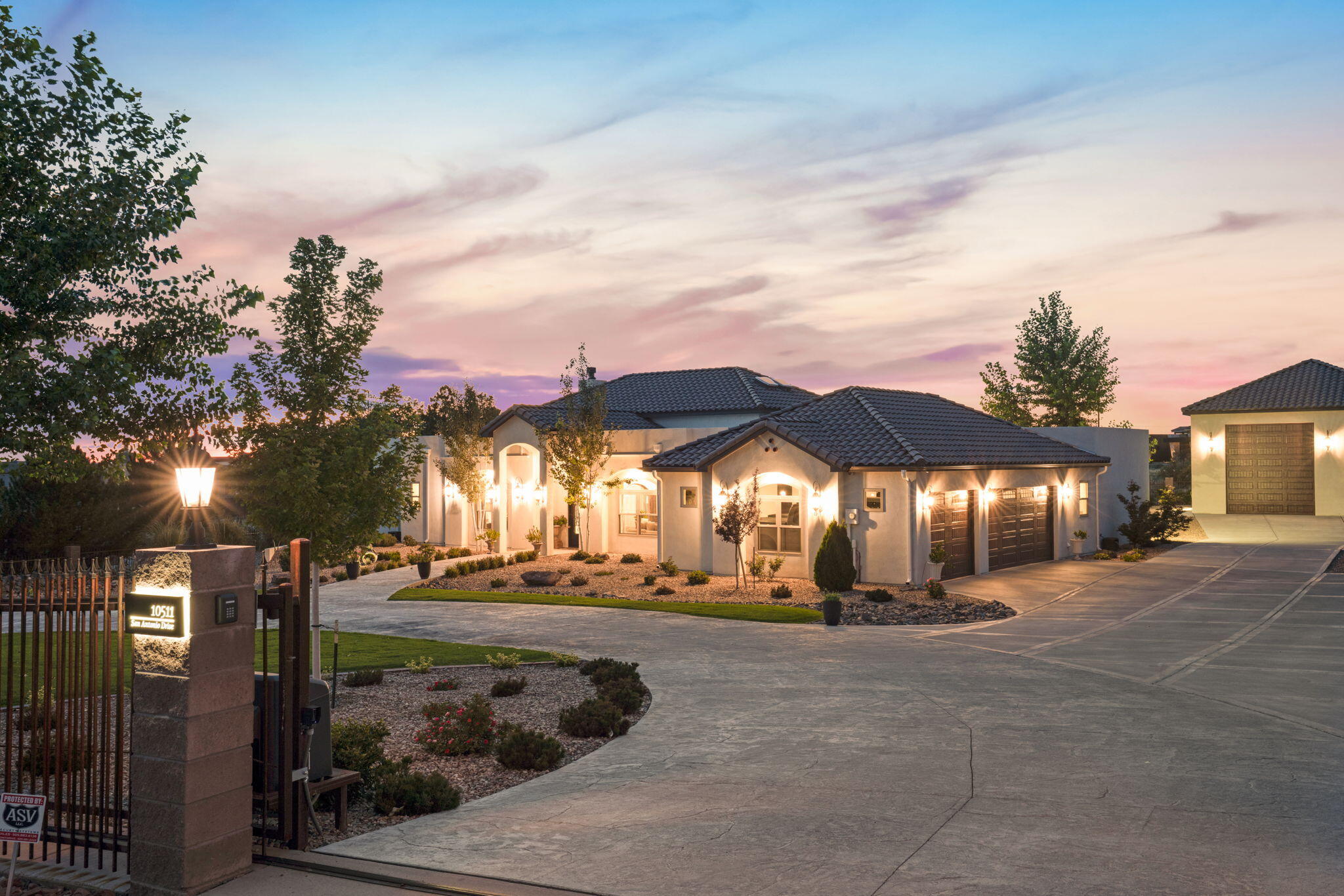 Photo 6 — 10511 San Antonio Drive NE