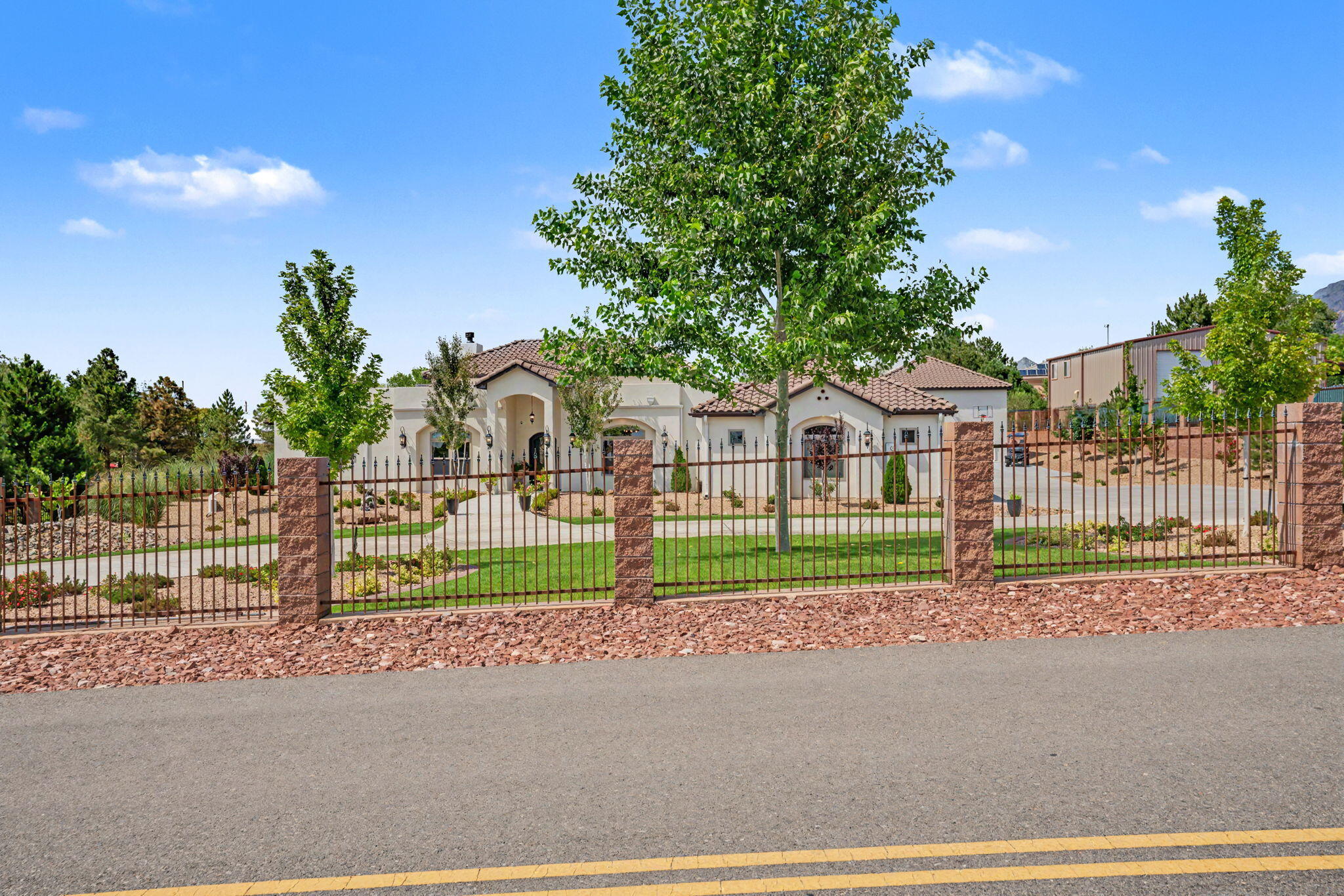 Photo 19 — 10511 San Antonio Drive NE