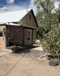 1511 Blake Road SW, Albuquerque, NM 87105