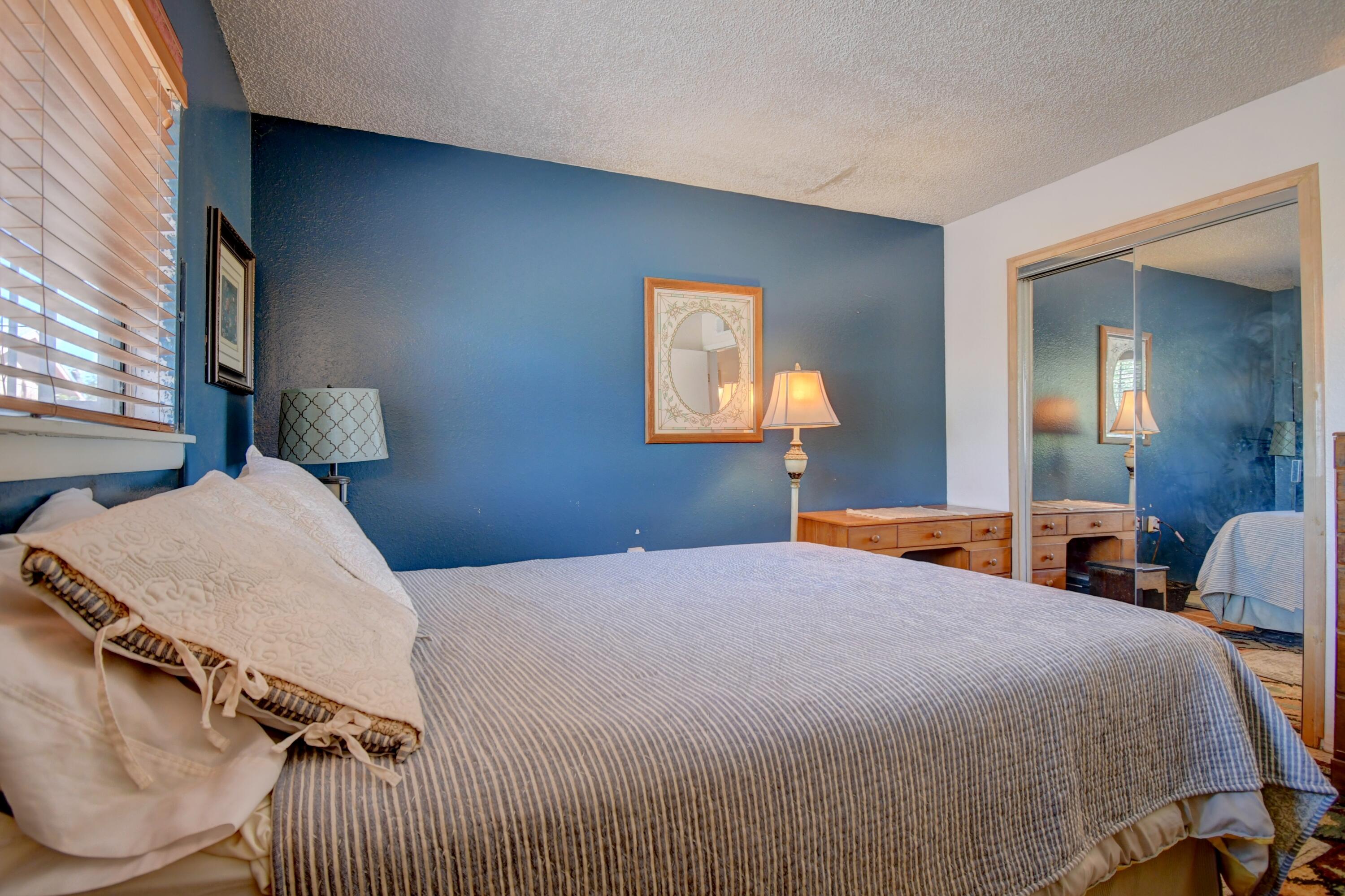 Photo 10 — 1513 Aragon Road SW