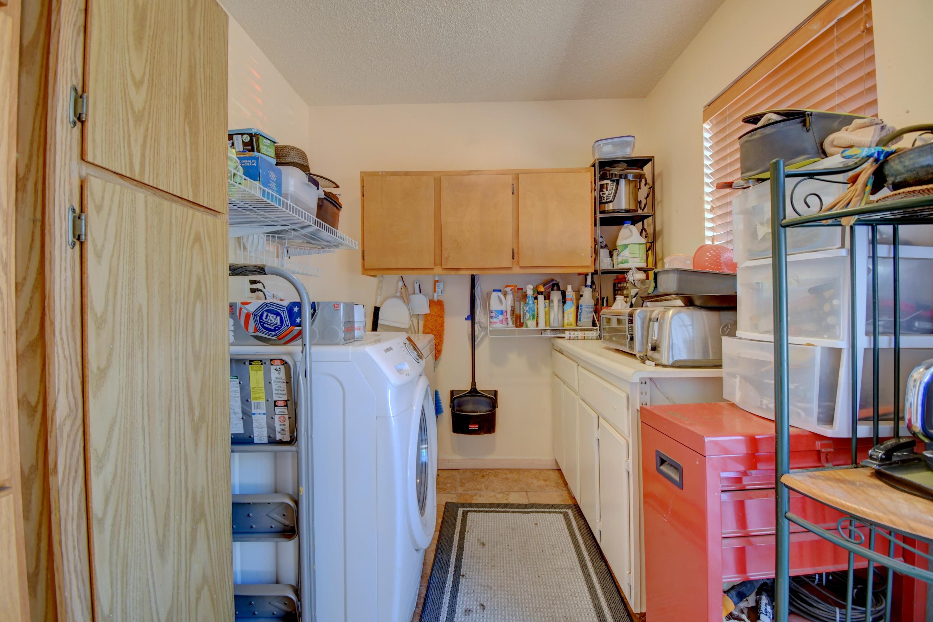 Photo 14 — 1513 Aragon Road SW